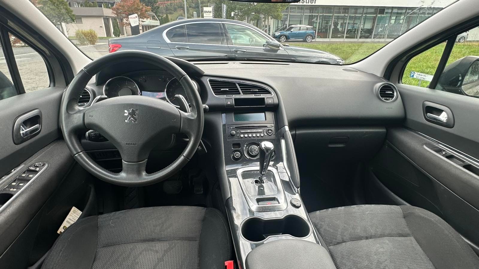 PEUGEOT 3008 1.6 HDI Sport-image-6