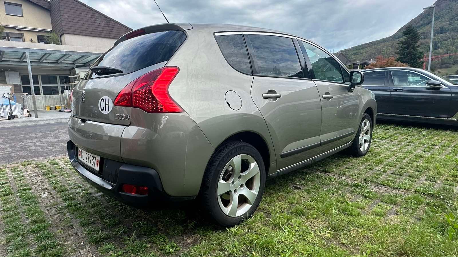 PEUGEOT 3008 1.6 HDI Sport-image-3