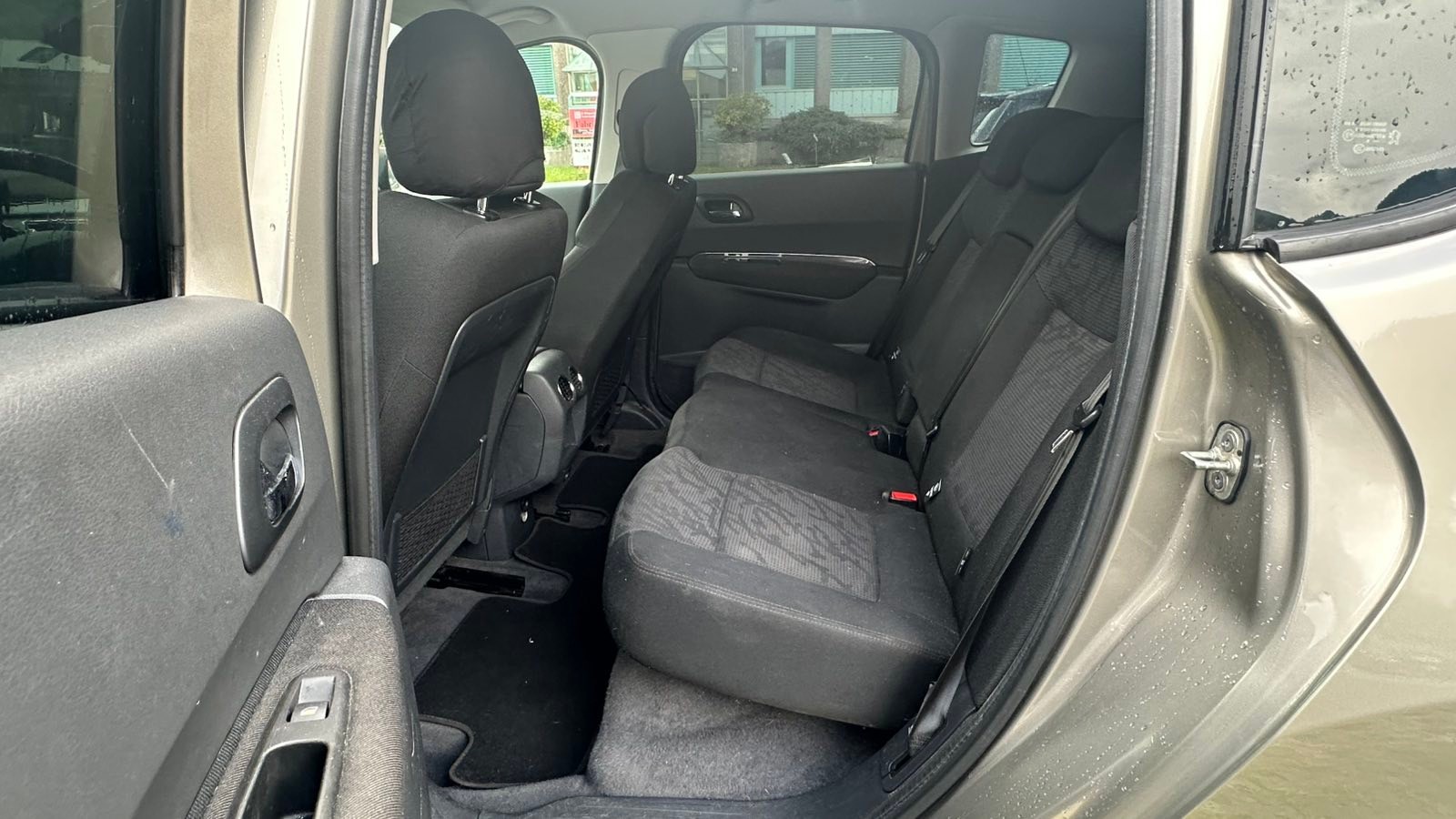 PEUGEOT 3008 1.6 HDI Sport-image-8