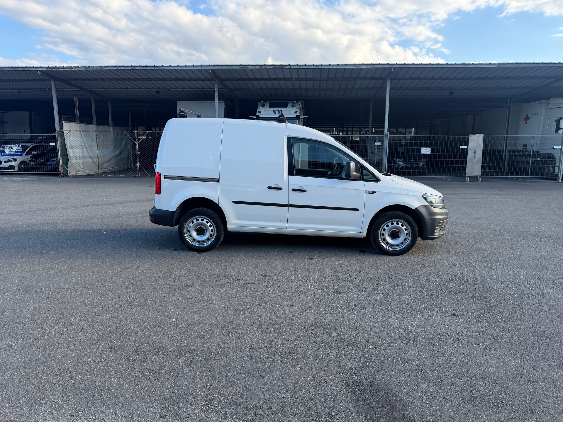 VW Caddy 2.0 TDI 4Motion-image-3