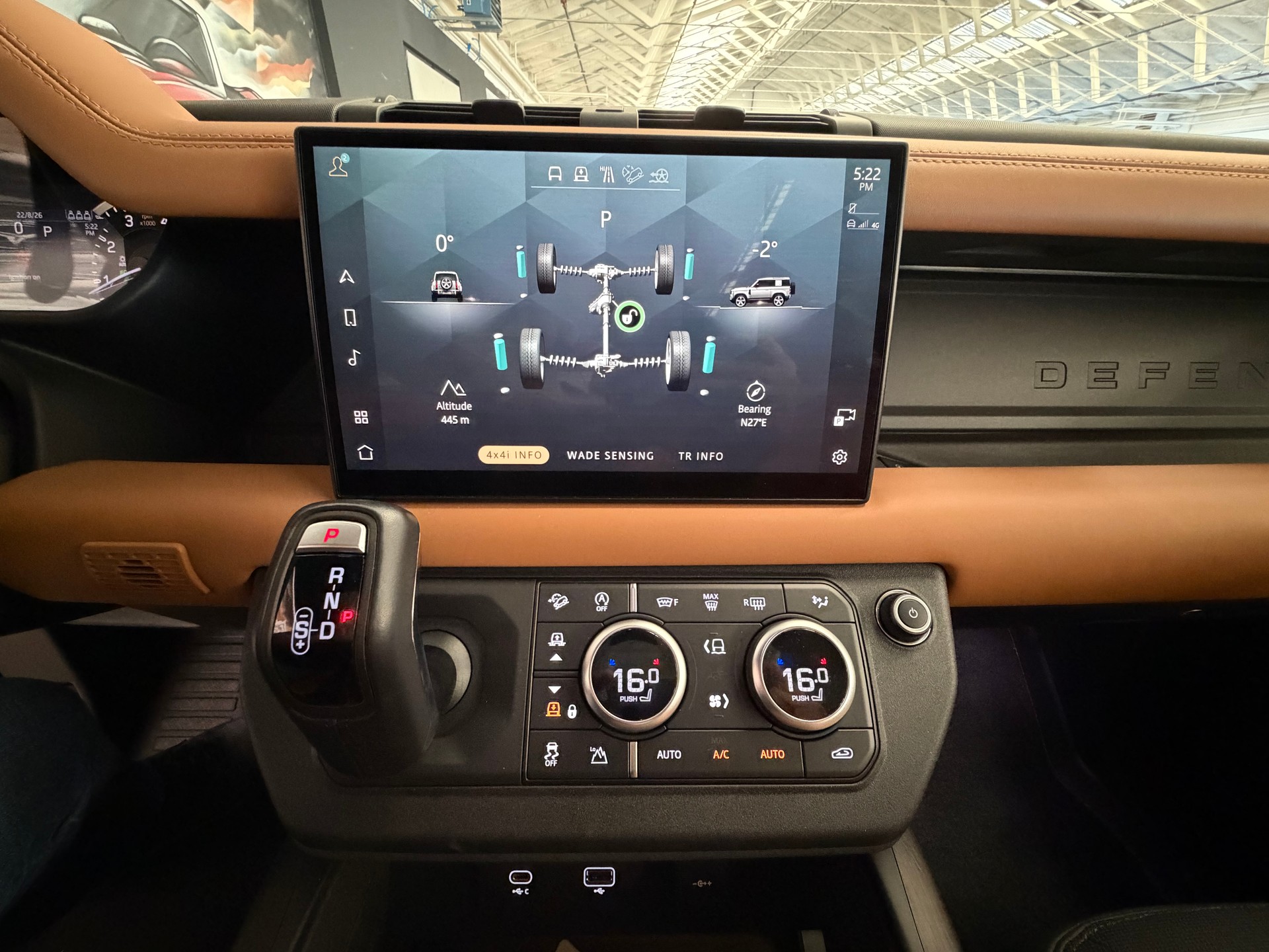 LAND ROVER Defender 90 P400 I6 HSE 3.0 AT8 XDynamic-image-23