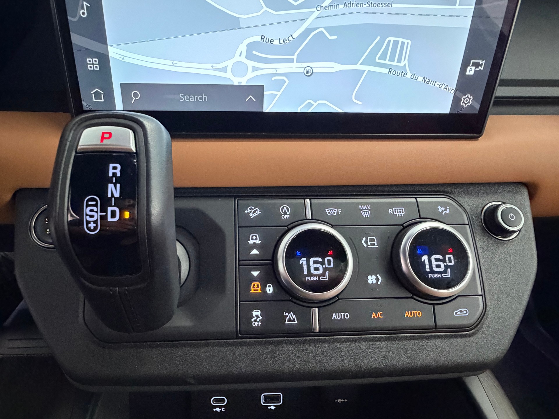 LAND ROVER Defender 90 P400 I6 HSE 3.0 AT8 XDynamic-image-20