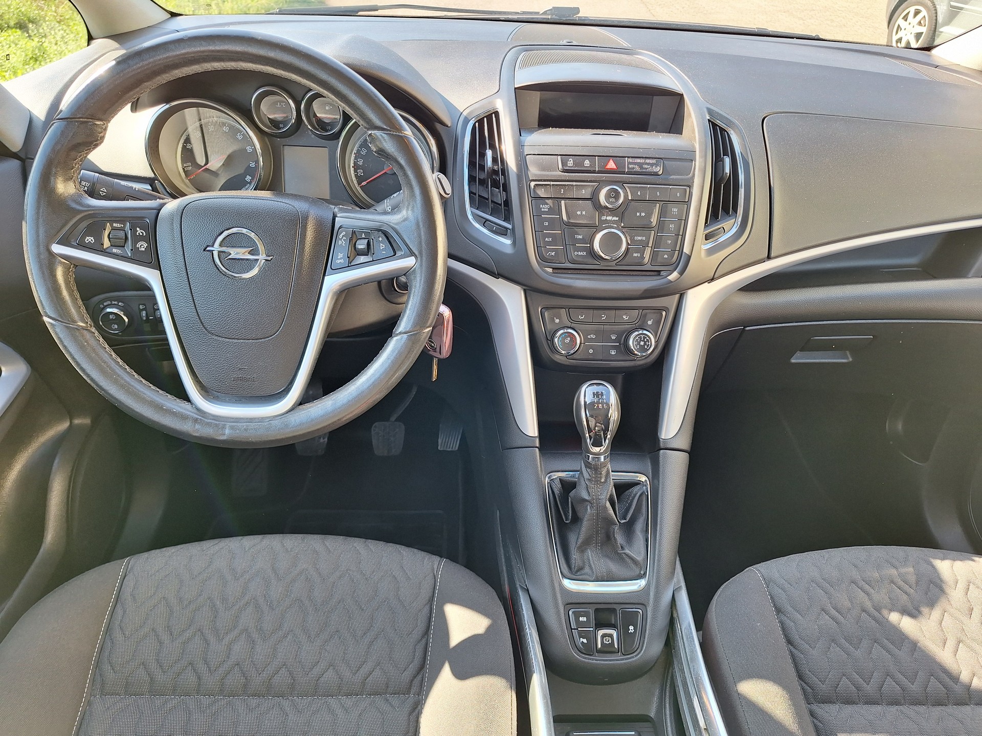 OPEL Zafira Tourer 1.6i 16V Turbo Active Edition-image-11