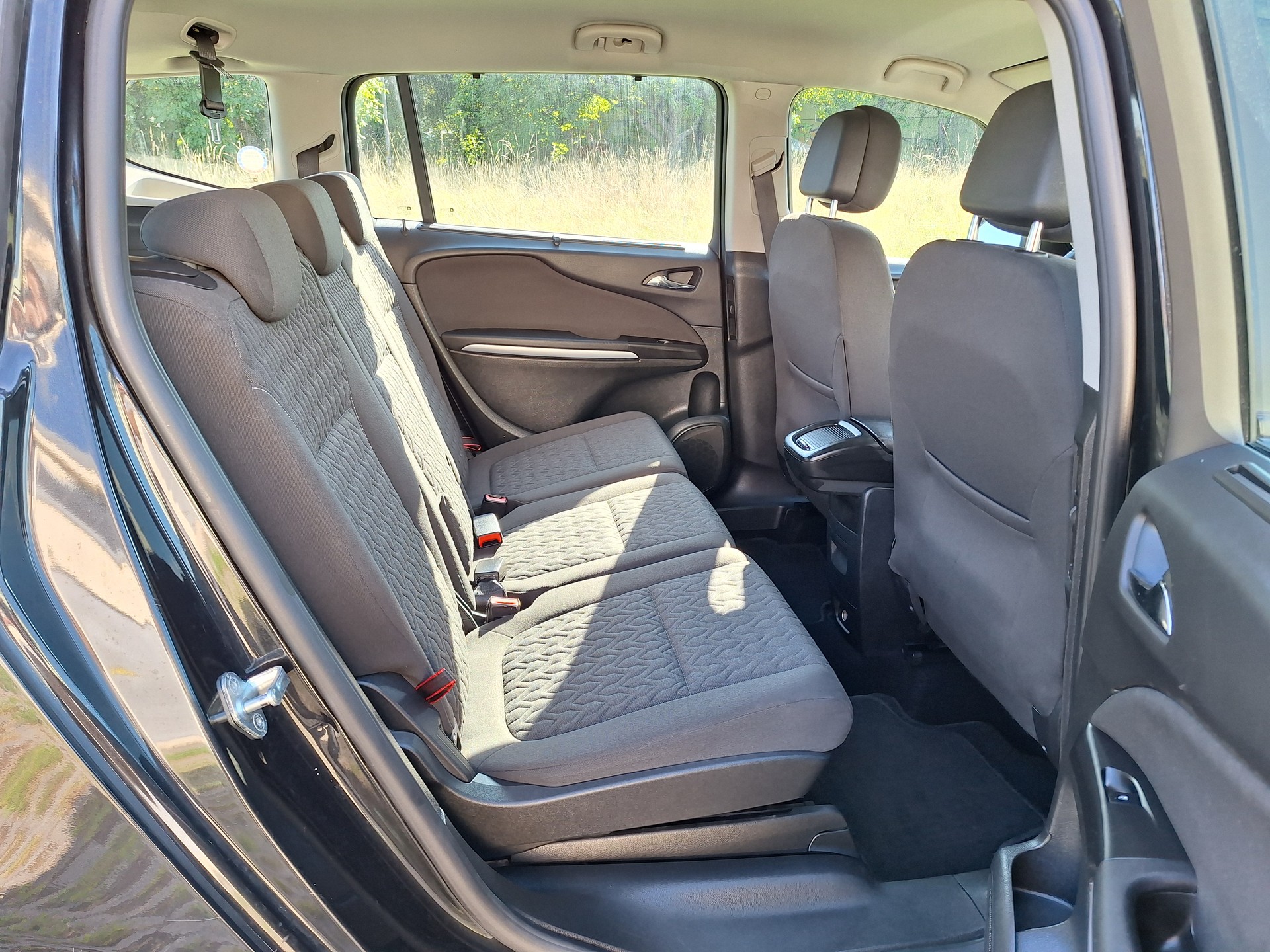 OPEL Zafira Tourer 1.6i 16V Turbo Active Edition-image-8