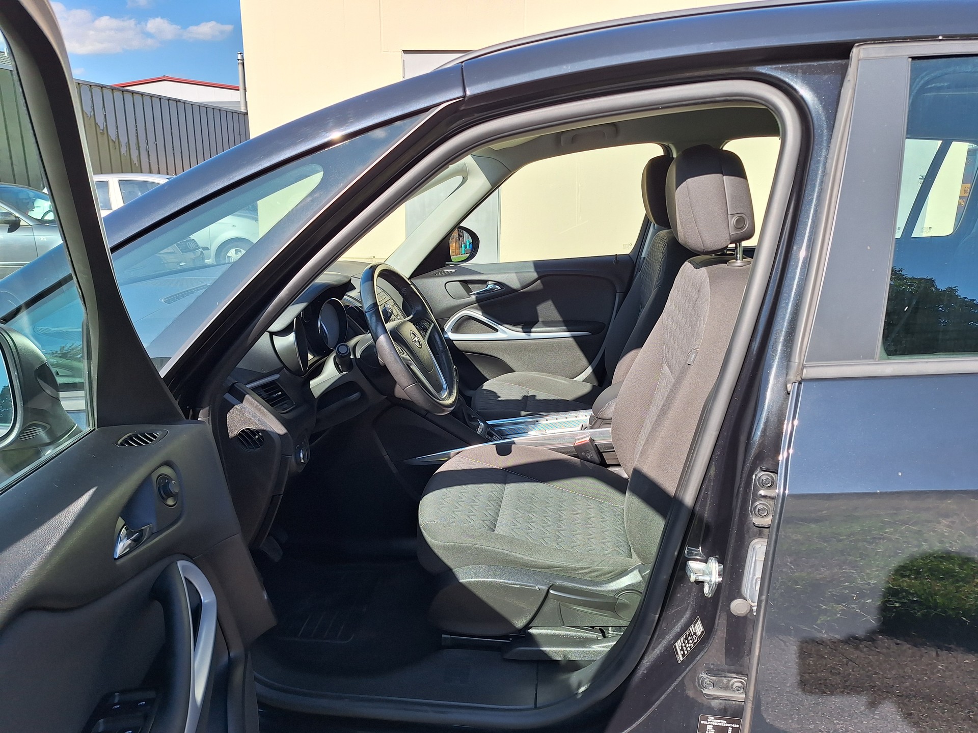 OPEL Zafira Tourer 1.6i 16V Turbo Active Edition-image-6