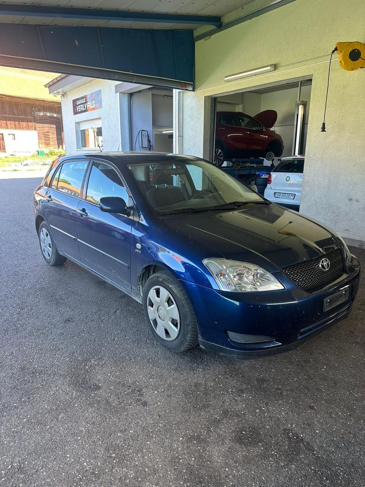 TOYOTA Corolla 1.6 Linea Sol-image-0