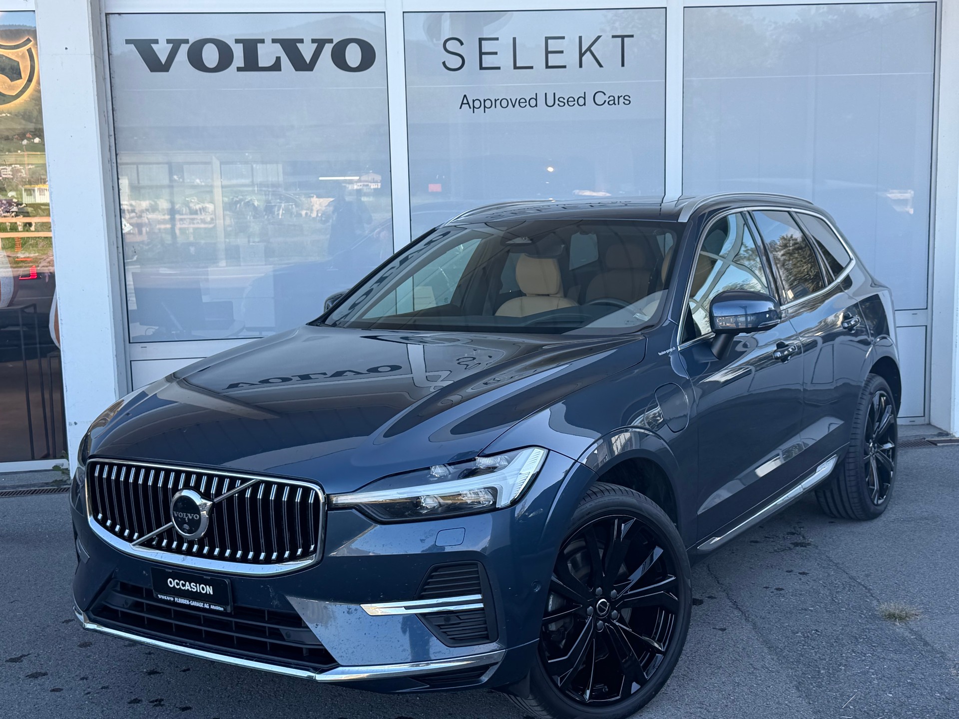 VOLVO XC60 T6 eAWD Ultimate Bright Geartronic-image-0