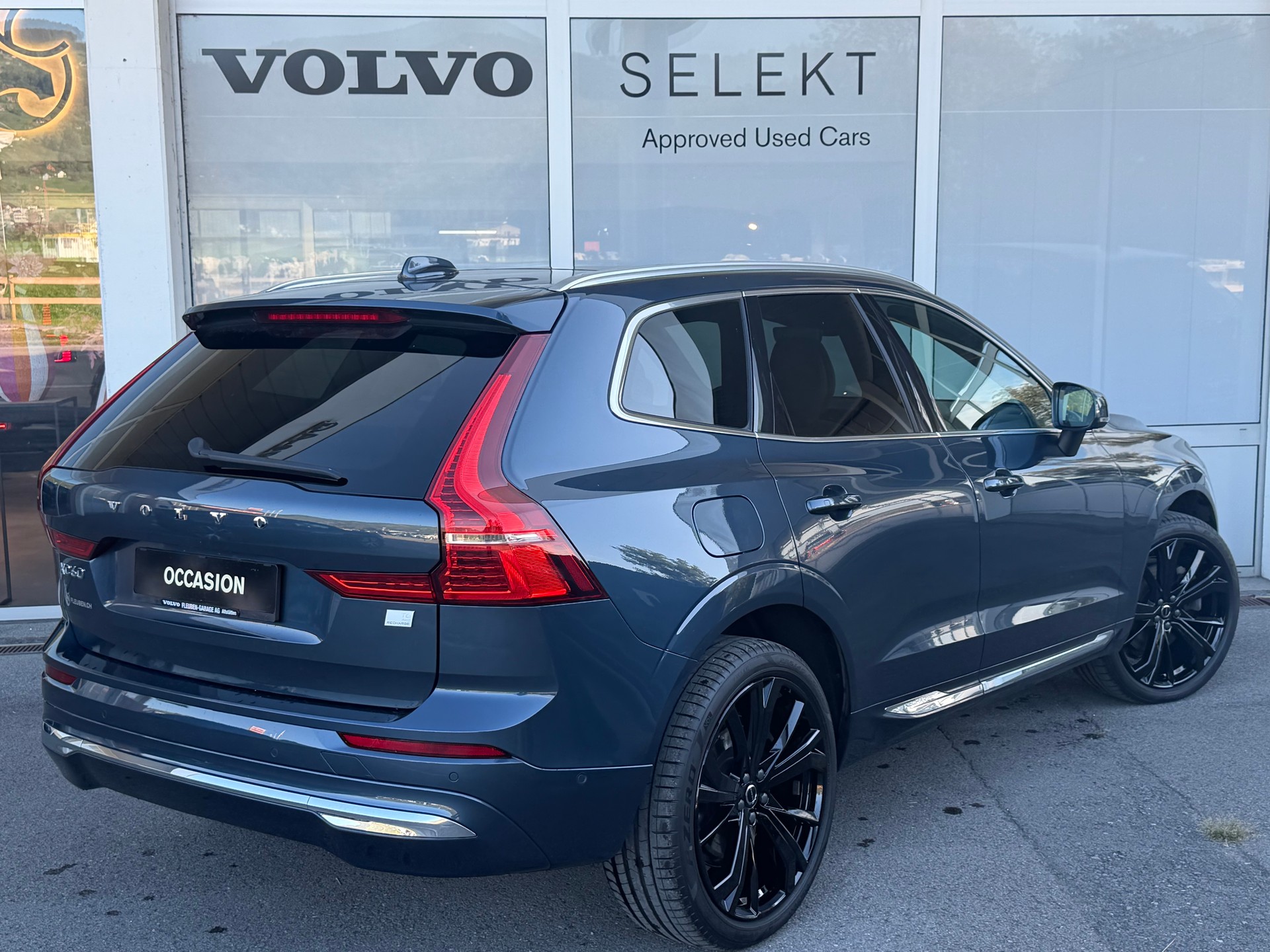 VOLVO XC60 T6 eAWD Ultimate Bright Geartronic-image-1