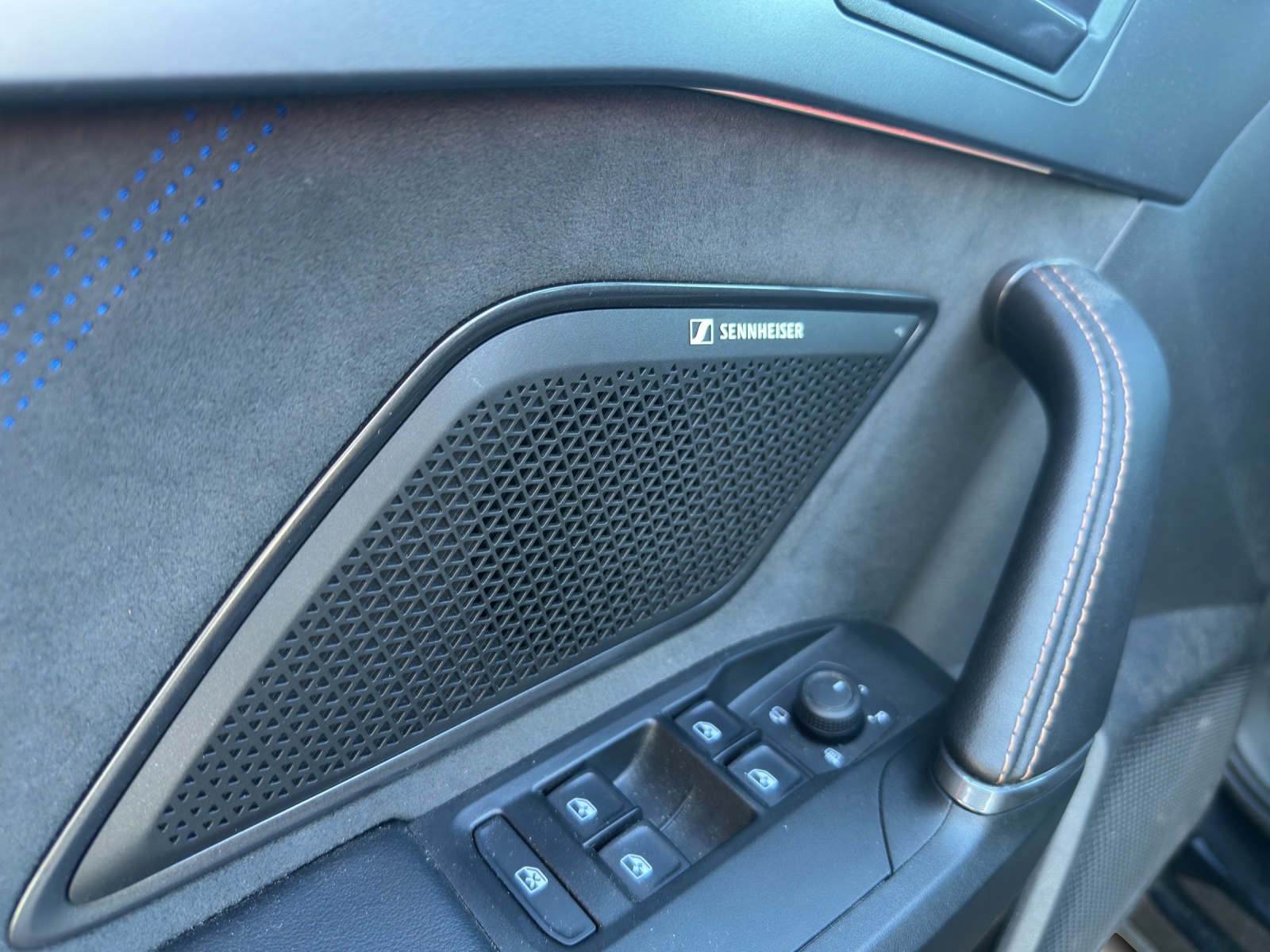 CUPRA Formentor 1.5 e-HYBRID pHEV VZ DSG-image-13