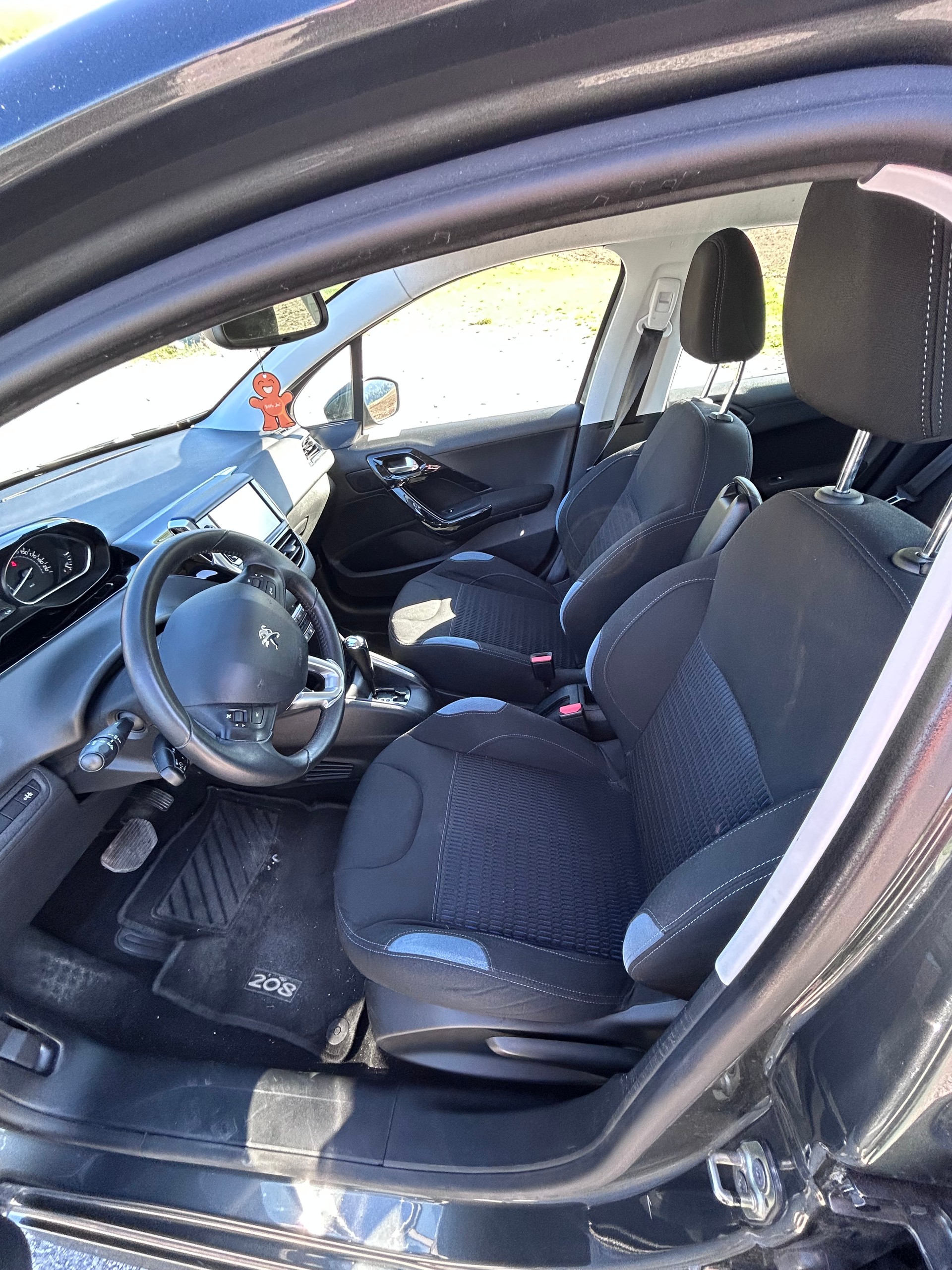 PEUGEOT 1.6 VTi Allure-image-3