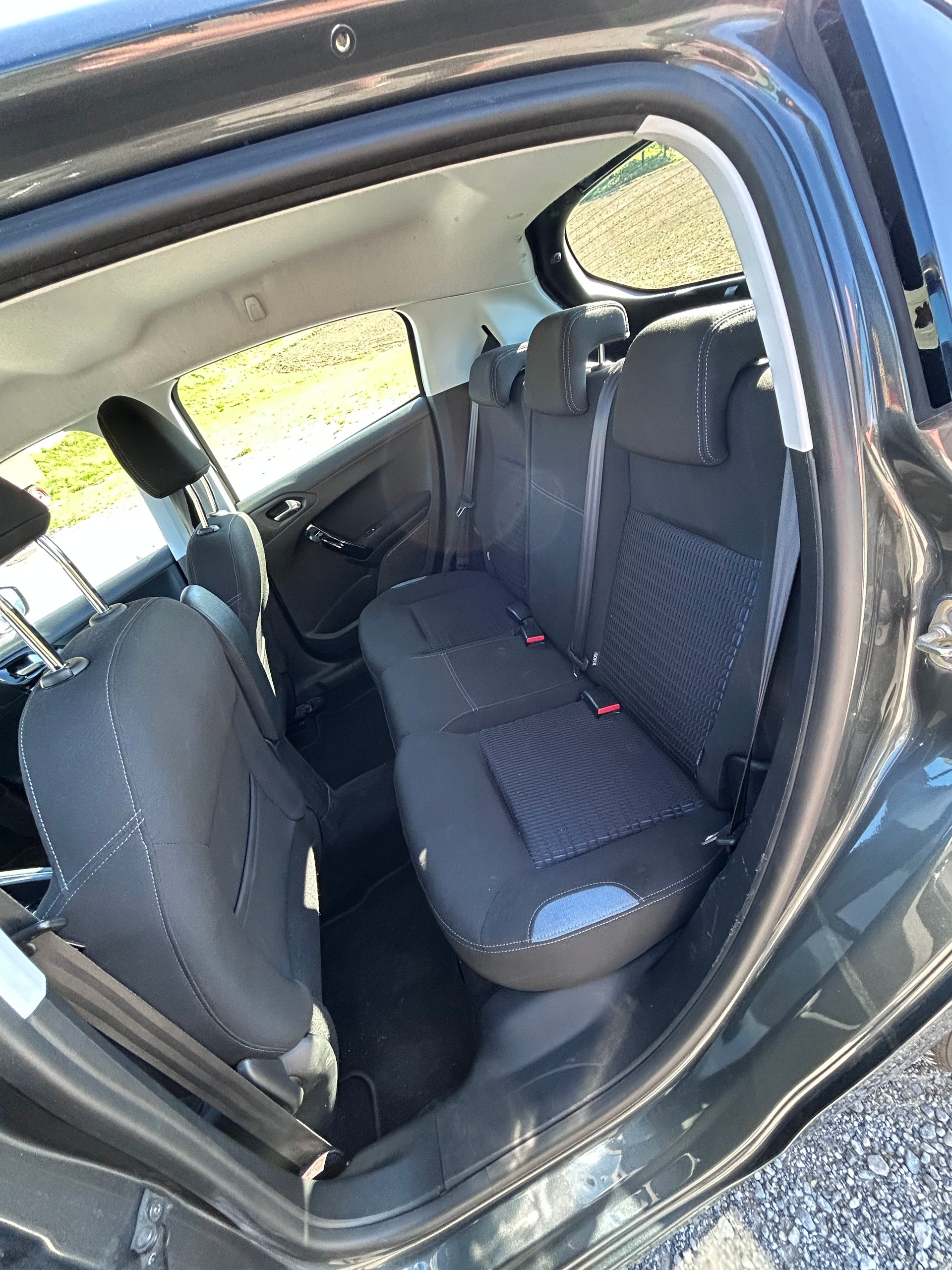 PEUGEOT 1.6 VTi Allure-image-4