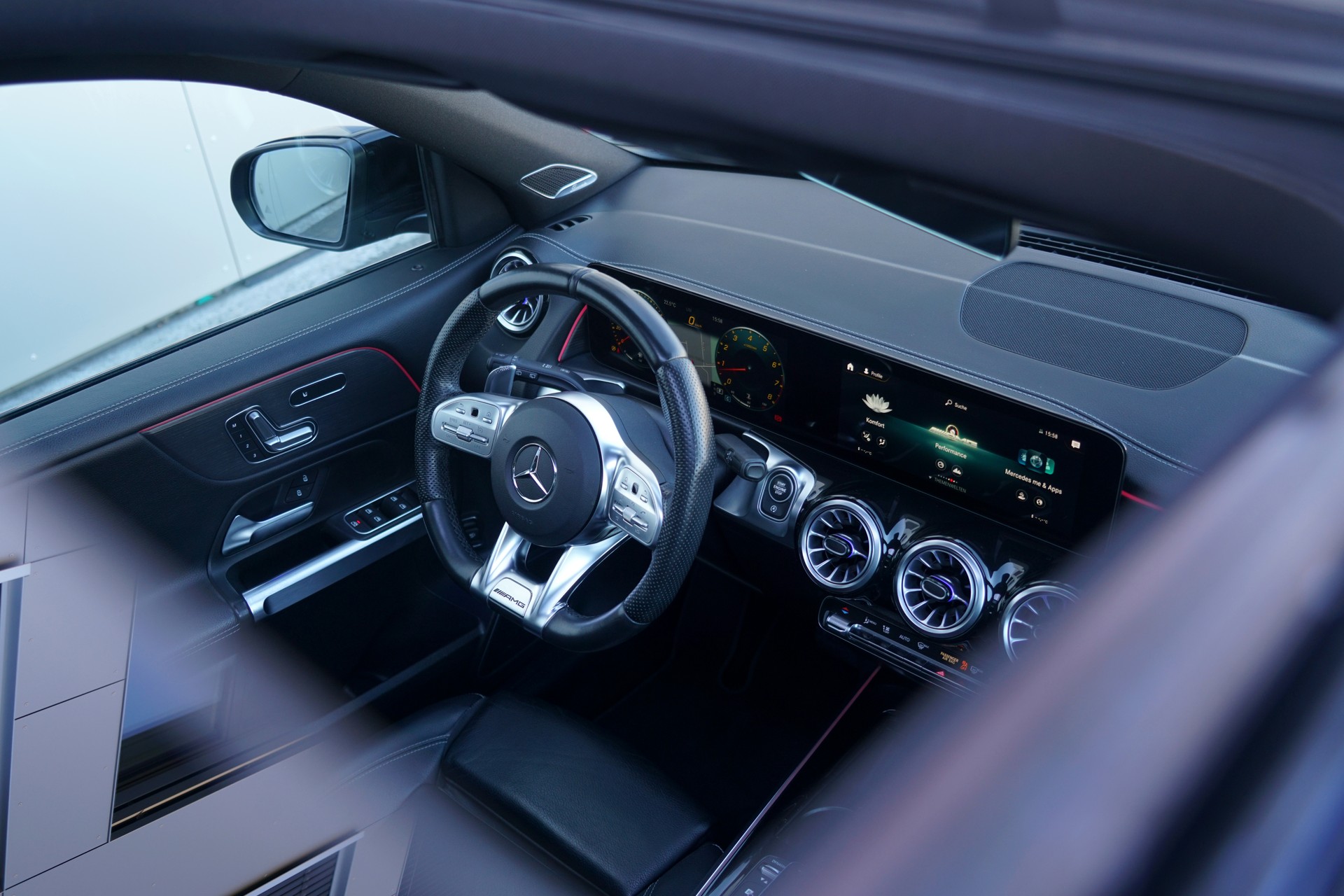 MERCEDES-BENZ GLB 35 AMG 4Matic 8G-Tronic (CH)-image-4
