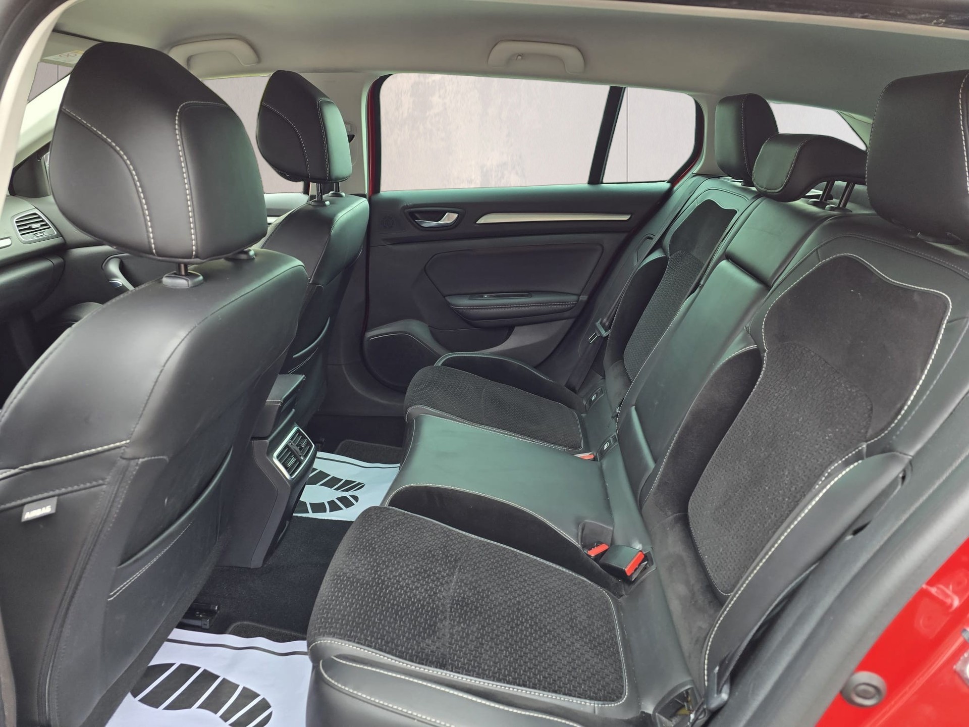 RENAULT Mégane Grandtour 1.3 16V Turbo Business EDC-image-18