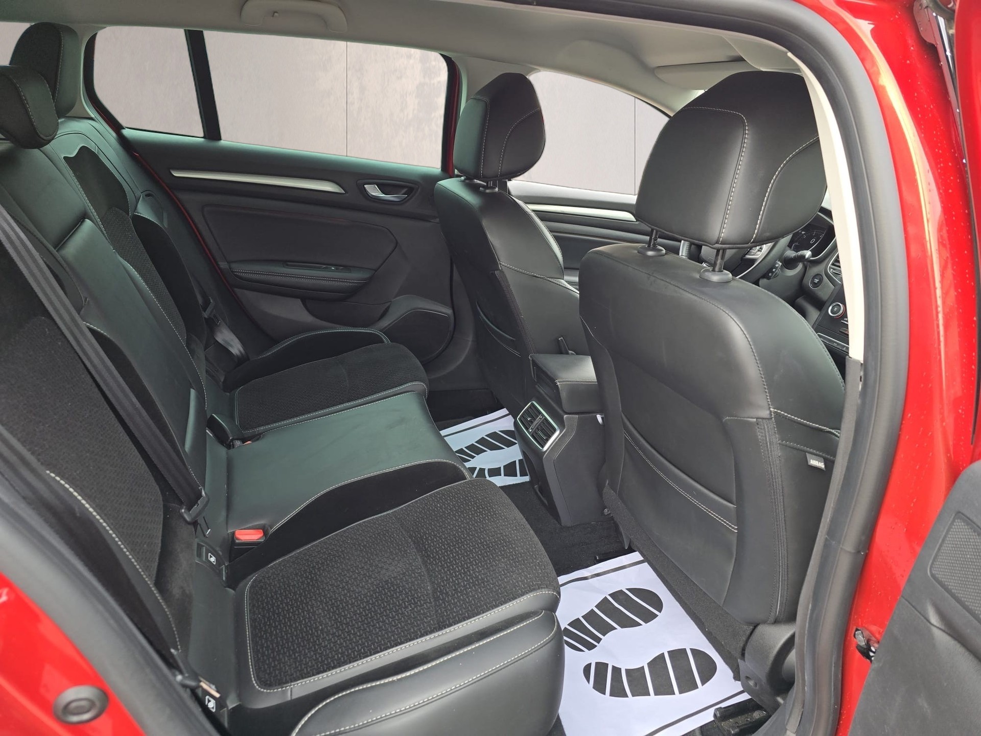 RENAULT Mégane Grandtour 1.3 16V Turbo Business EDC-image-19