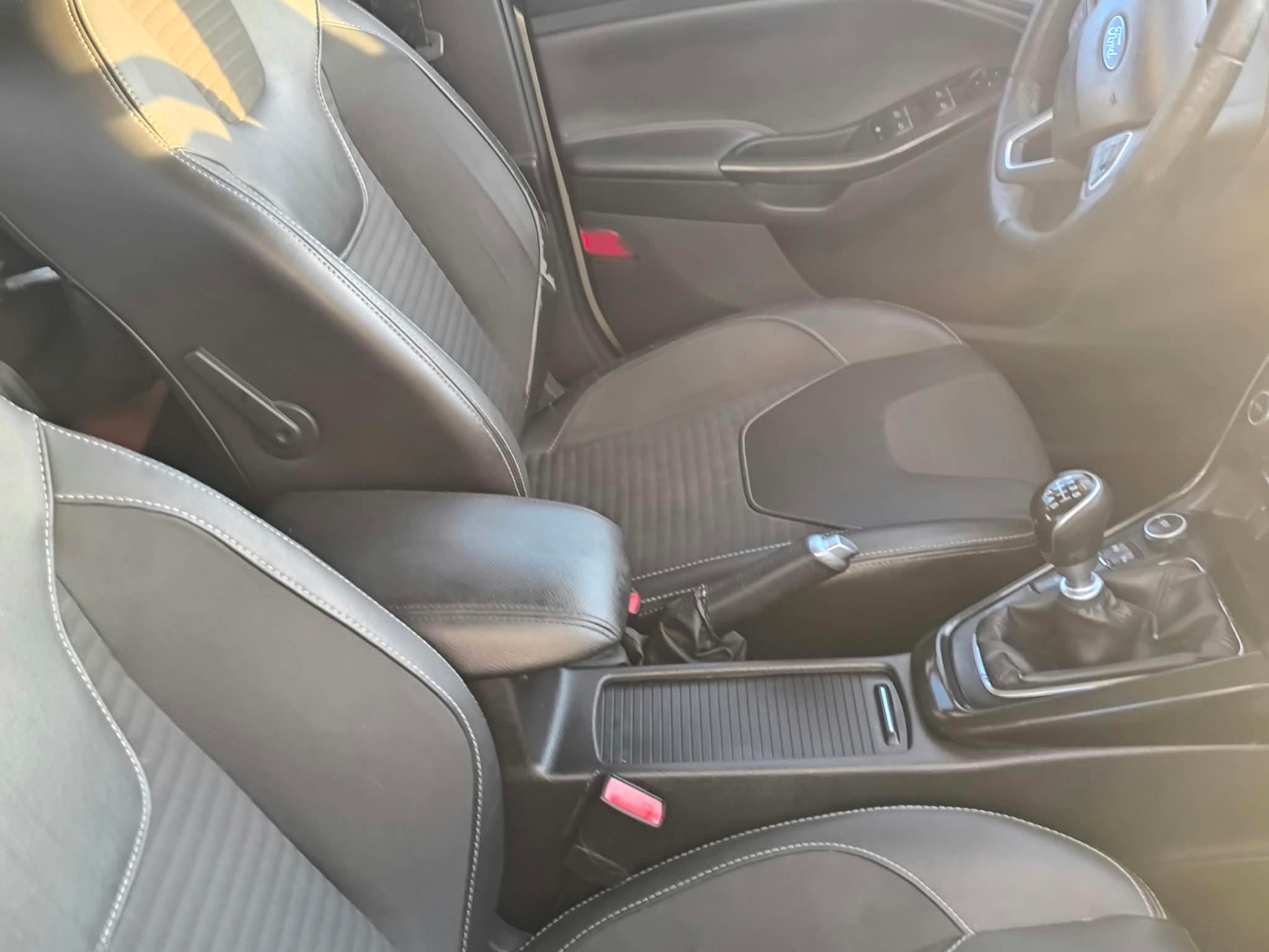 FORD Focus 1.0 SCTi Business-image-12