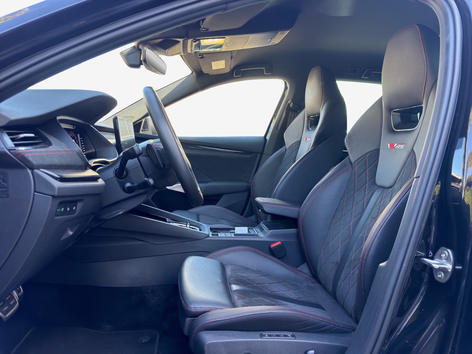 SKODA Octavia Combi 2.0 TSI DSG RS-image-7