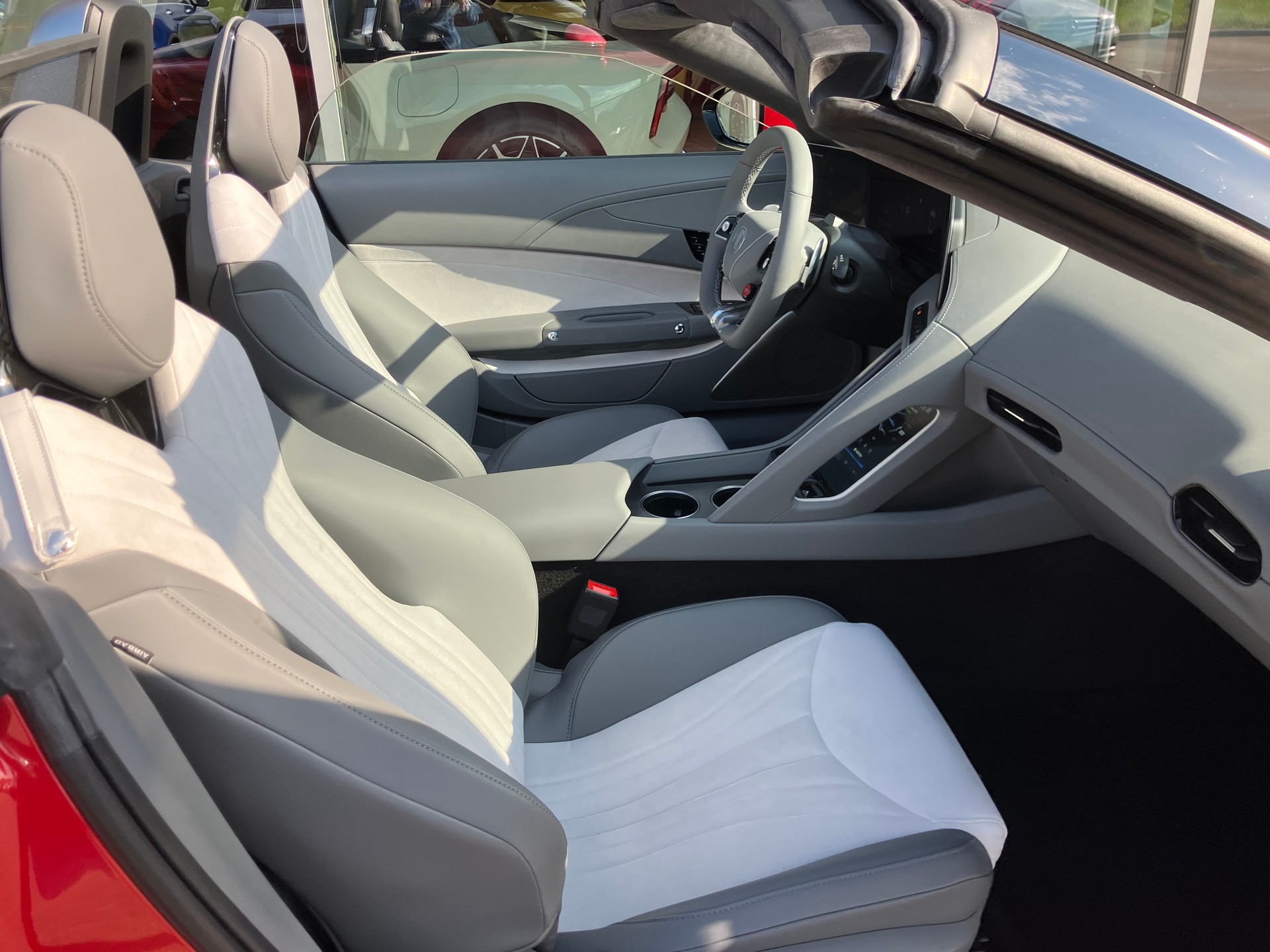 MG Cyberster 77kWh 4WD-image-6