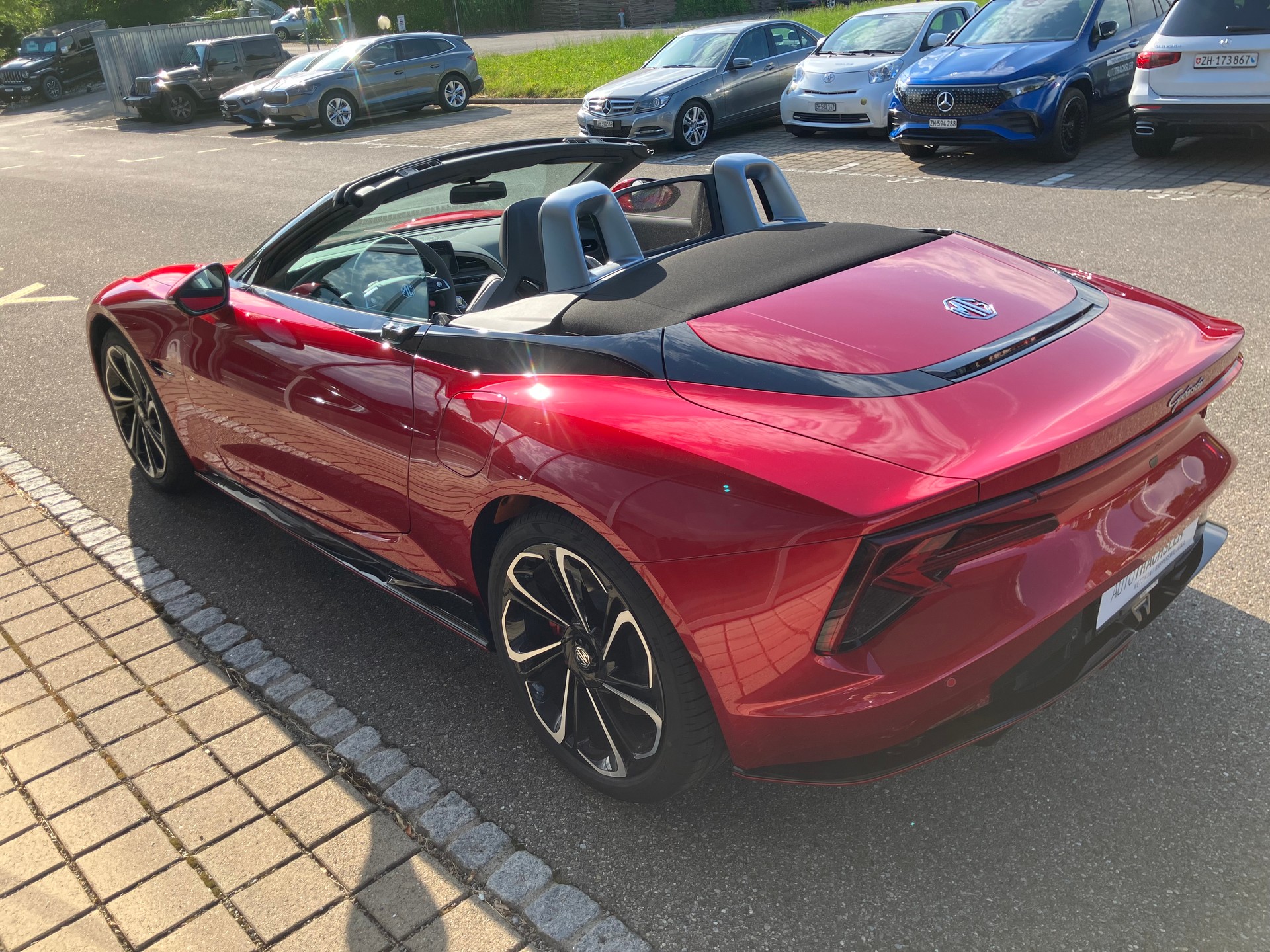 MG Cyberster 77kWh 4WD-image-5
