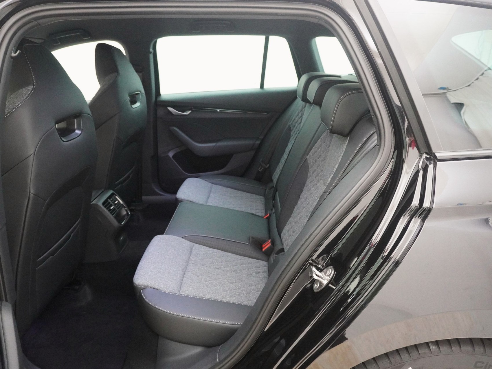 SKODA Octavia 1.5 TSI mHEV SportLine DSG-image-14