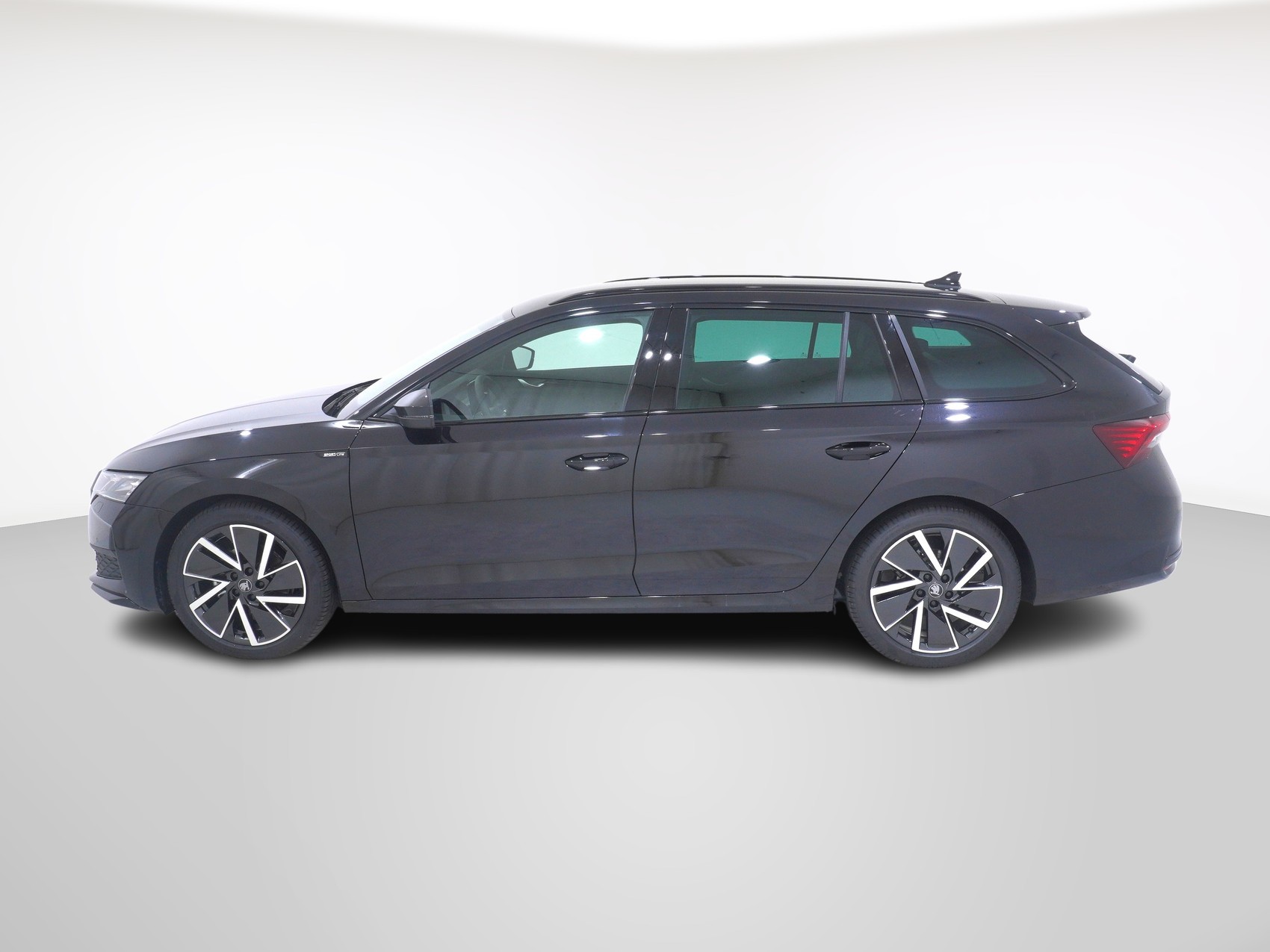 SKODA Octavia 1.5 TSI mHEV SportLine DSG-image-1