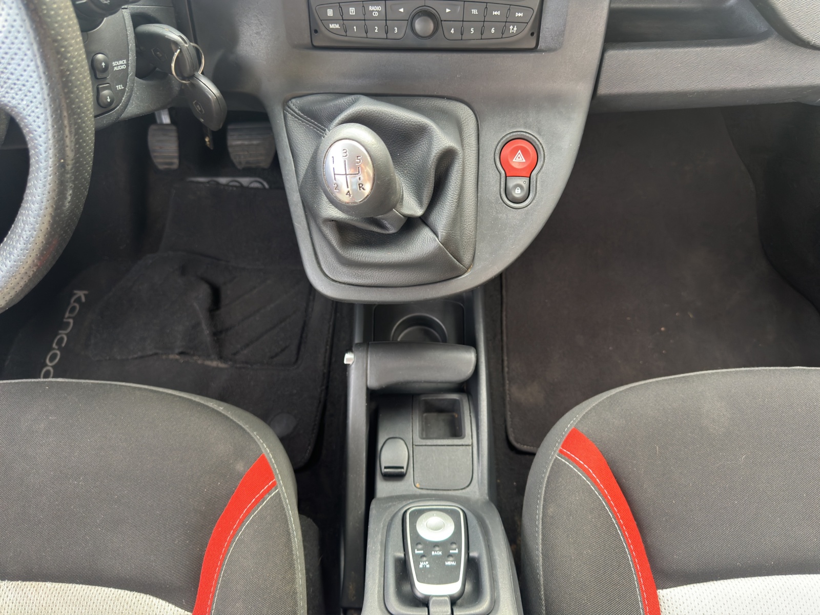 RENAULT Kangoo 1.6 16V Happy Family-image-11