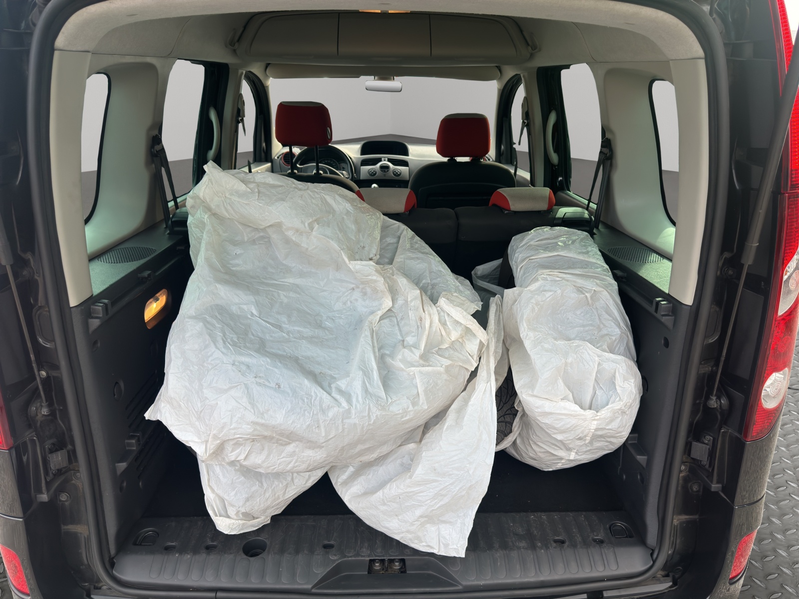 RENAULT Kangoo 1.6 16V Happy Family-image-18