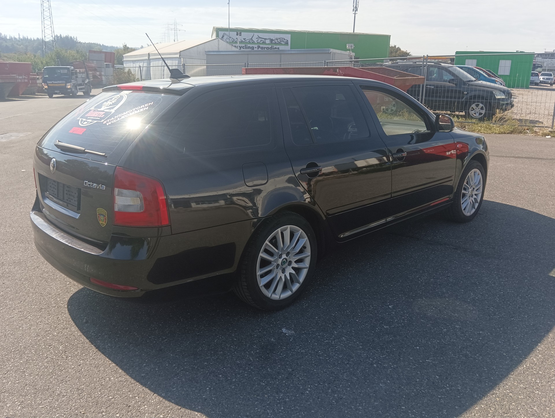 SKODA Octavia Combi 2.0 TDI Family DSG-image-4