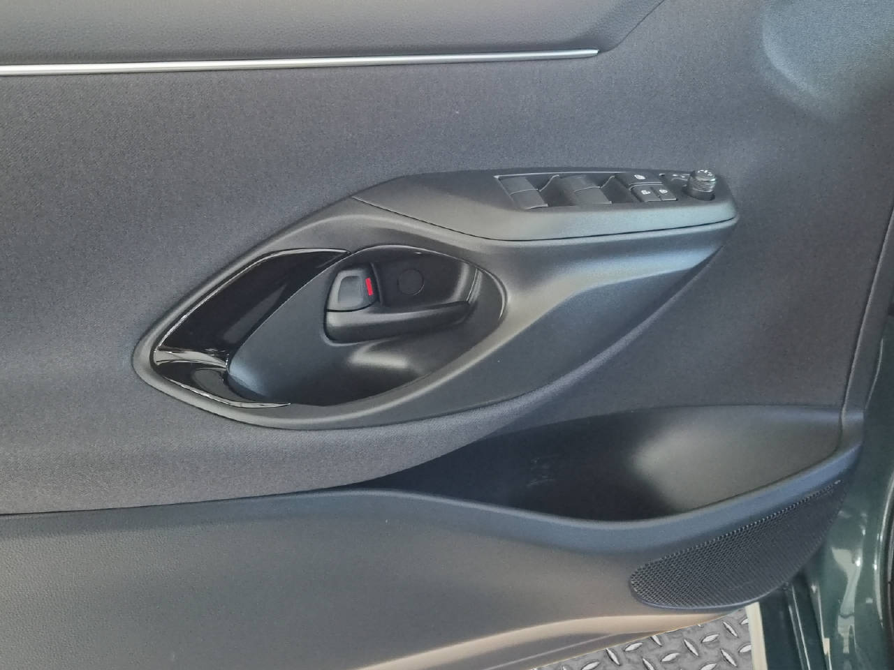 TOYOTA Yaris 1.5 VVT-i HSD Premium-image-13