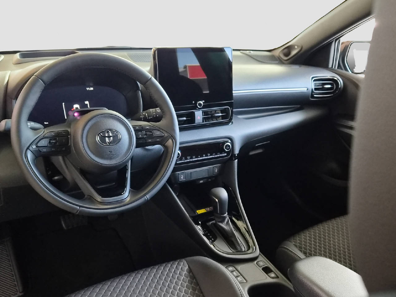 TOYOTA Yaris 1.5 VVT-i HSD Premium-image-7