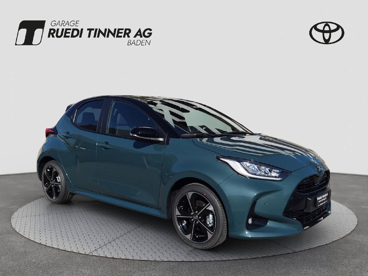 TOYOTA Yaris 1.5 VVT-i HSD Premium-showroom-element-2