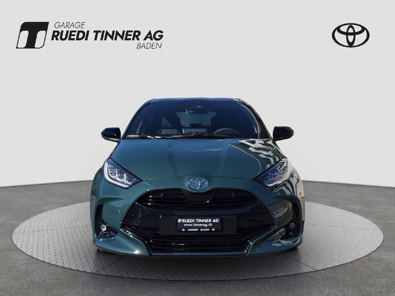 TOYOTA Yaris 1.5 VVT-i HSD Premium-showroom-element-1