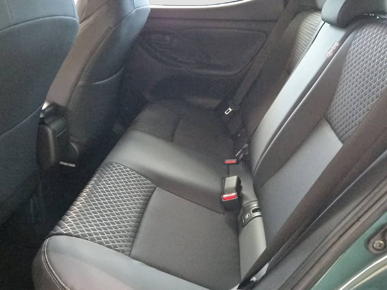 TOYOTA Yaris 1.5 VVT-i HSD Premium-image-9