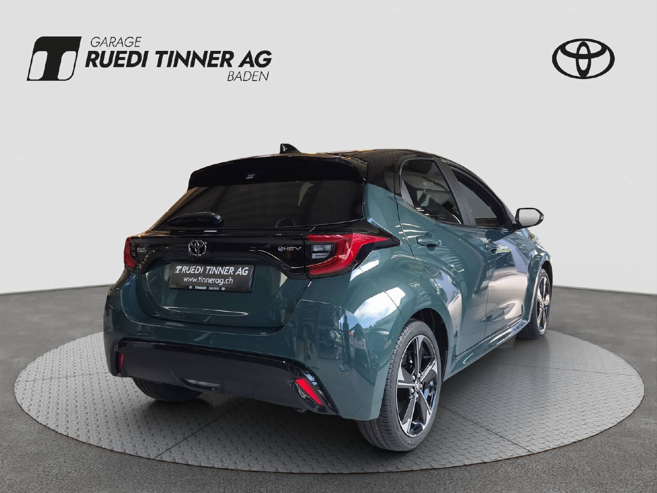 TOYOTA Yaris 1.5 VVT-i HSD Premium-image-3