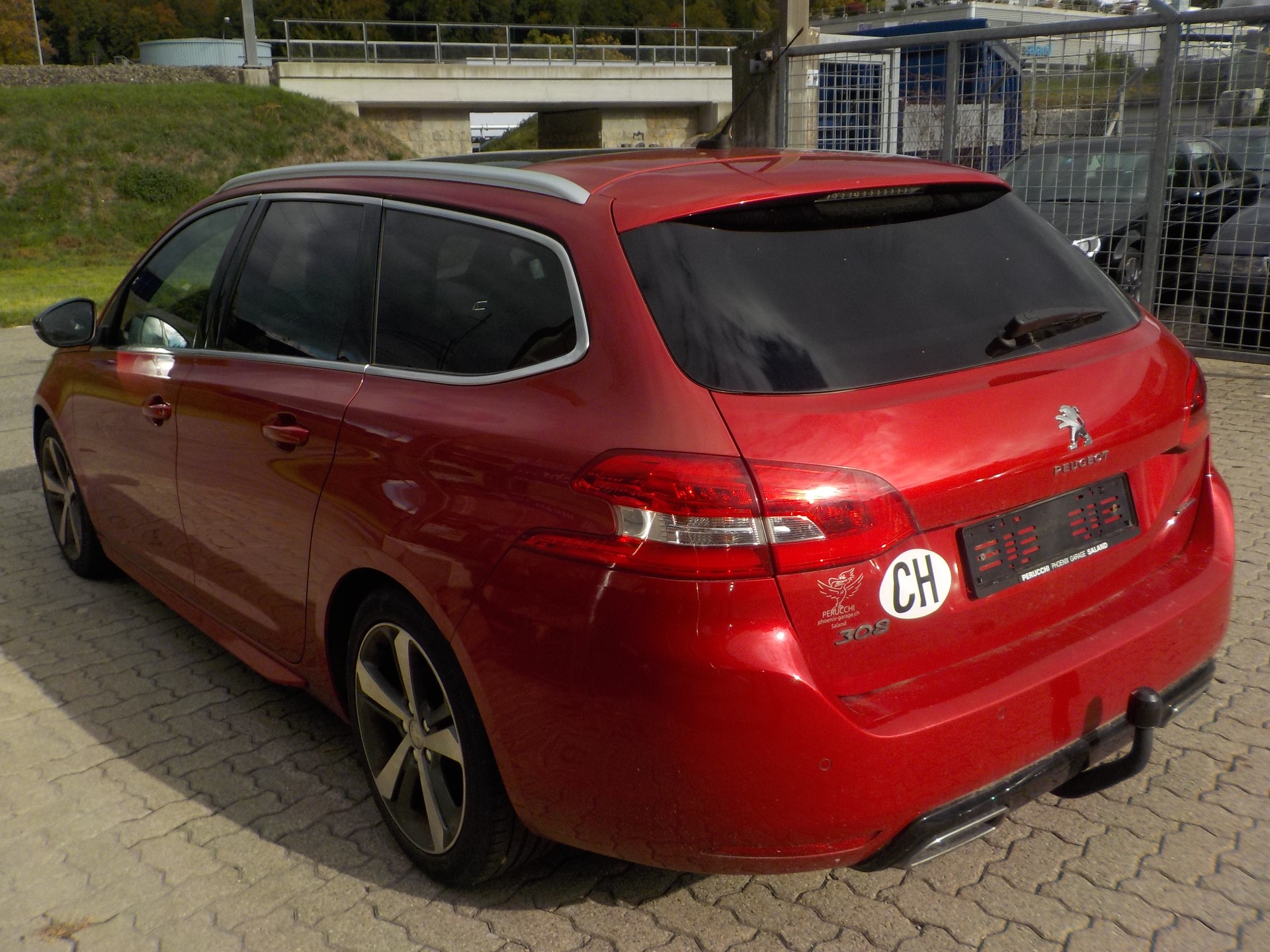 PEUGEOT 308 SW 1.2 THP GT Line Automatic-image-3