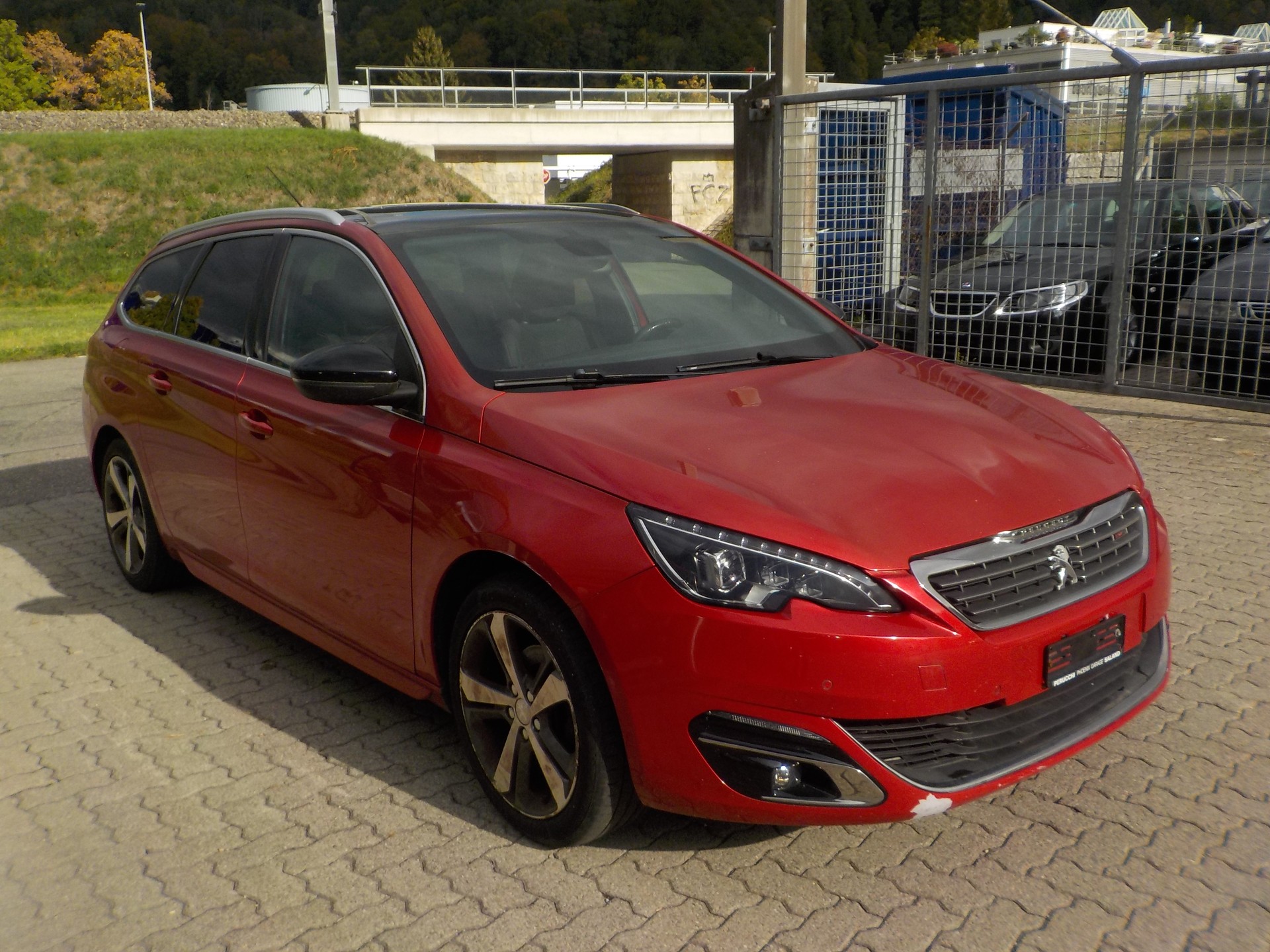 PEUGEOT 308 SW 1.2 THP GT Line Automatic-image-2