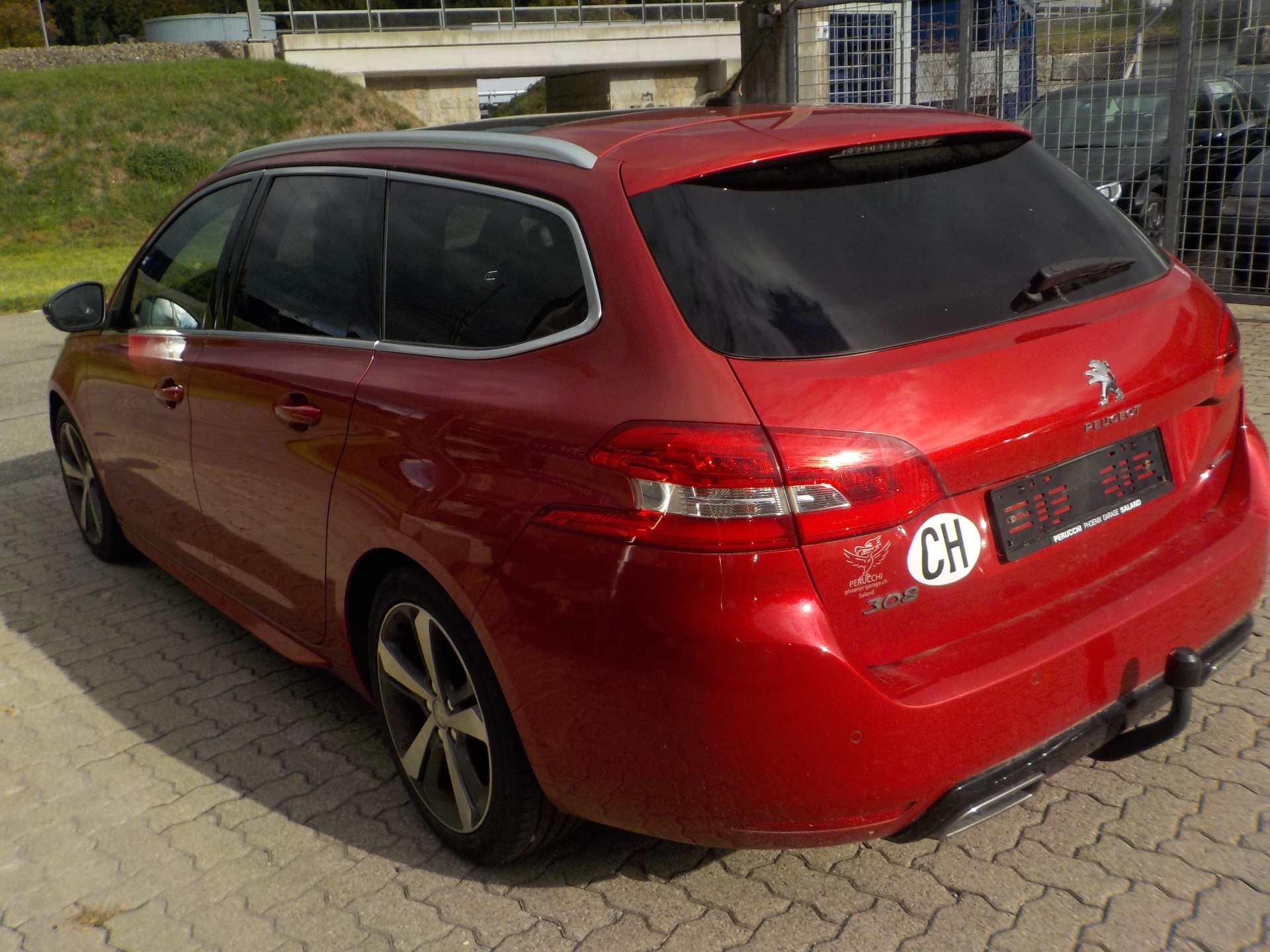 PEUGEOT 308 SW 1.2 THP GT Line Automatic-image-1