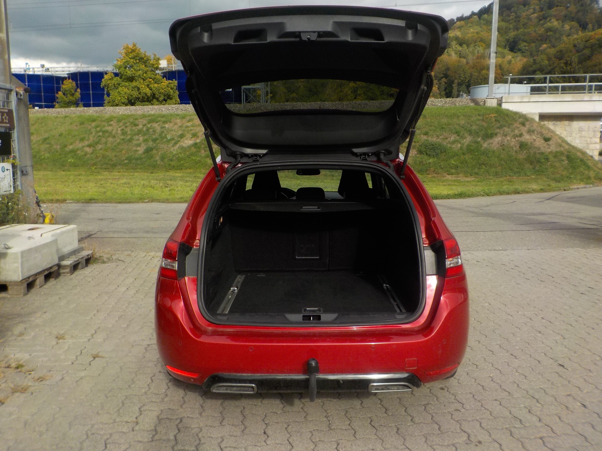 PEUGEOT 308 SW 1.2 THP GT Line Automatic-image-5
