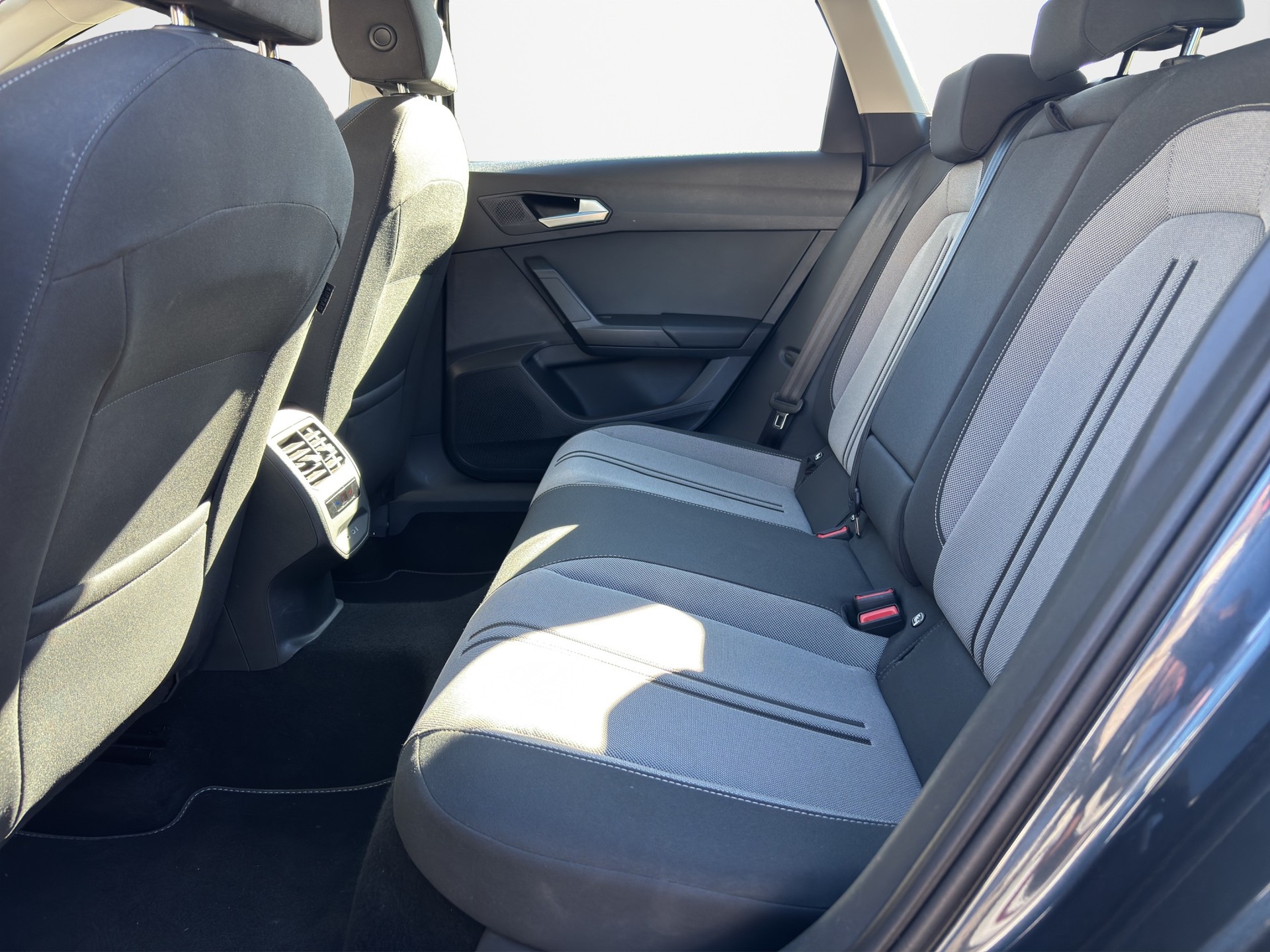 SEAT Leon ST 2.0 TDI EVO DSG Hola FR-image-11