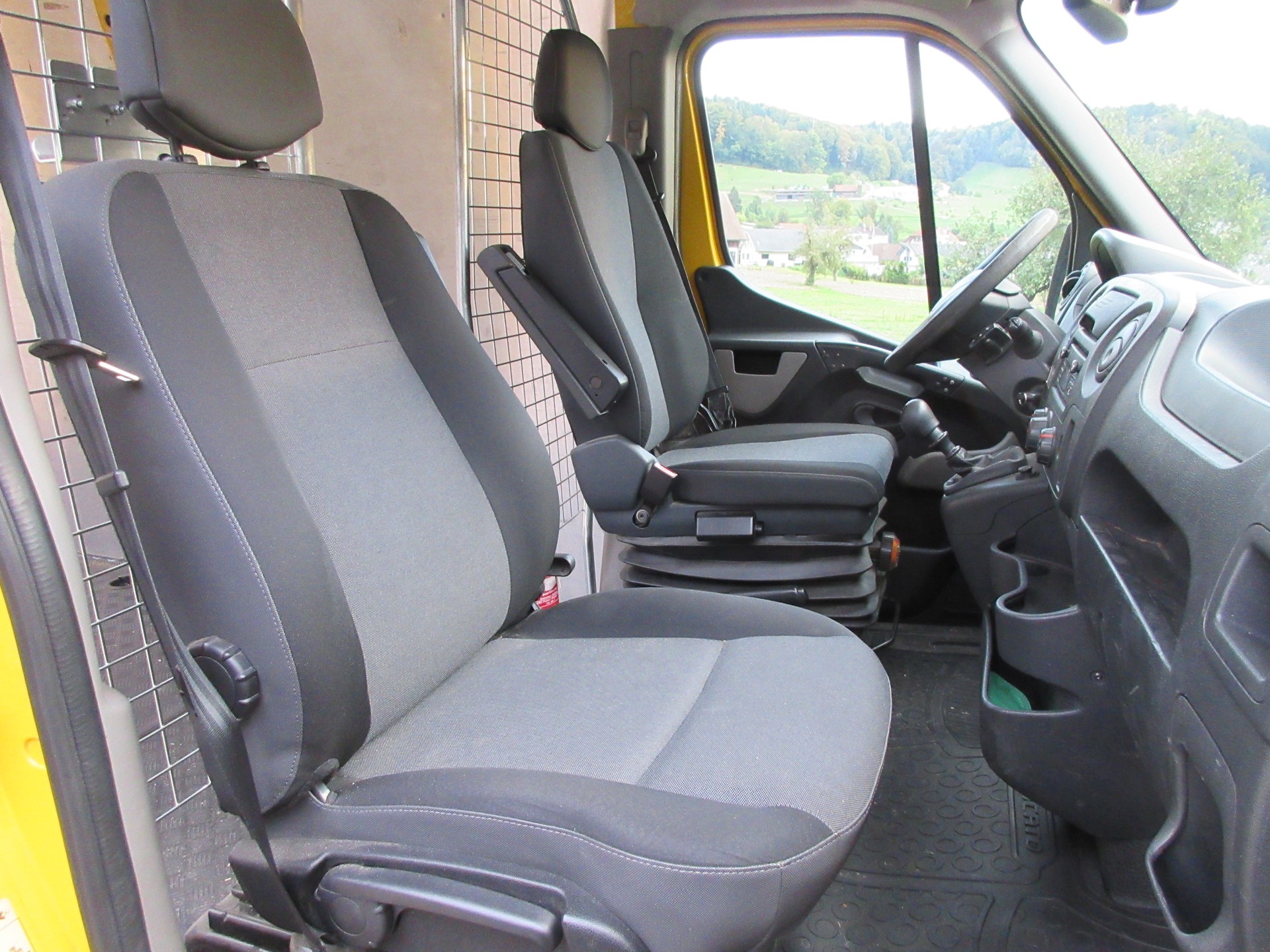 RENAULT Master T35 2.3dCi 130 L3H2-image-10