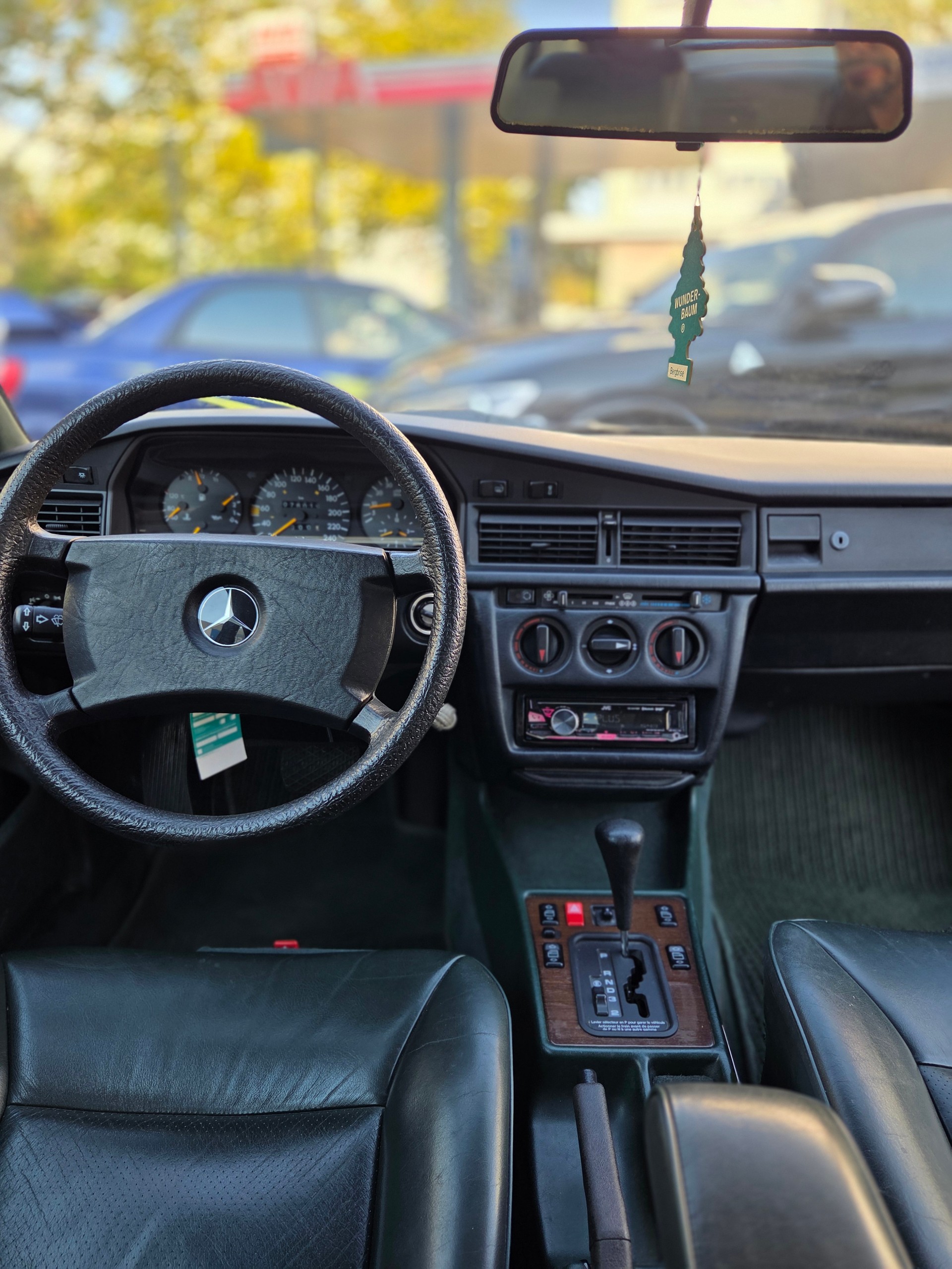 MERCEDES-BENZ 190 E 2.6-image-5