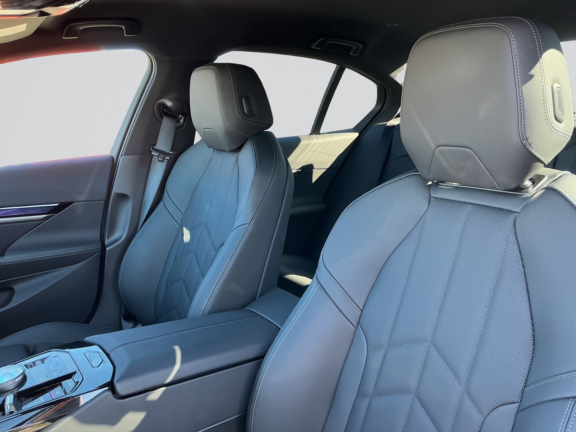 BMW 520d xDrive 48V M Sport Steptronic-image-6