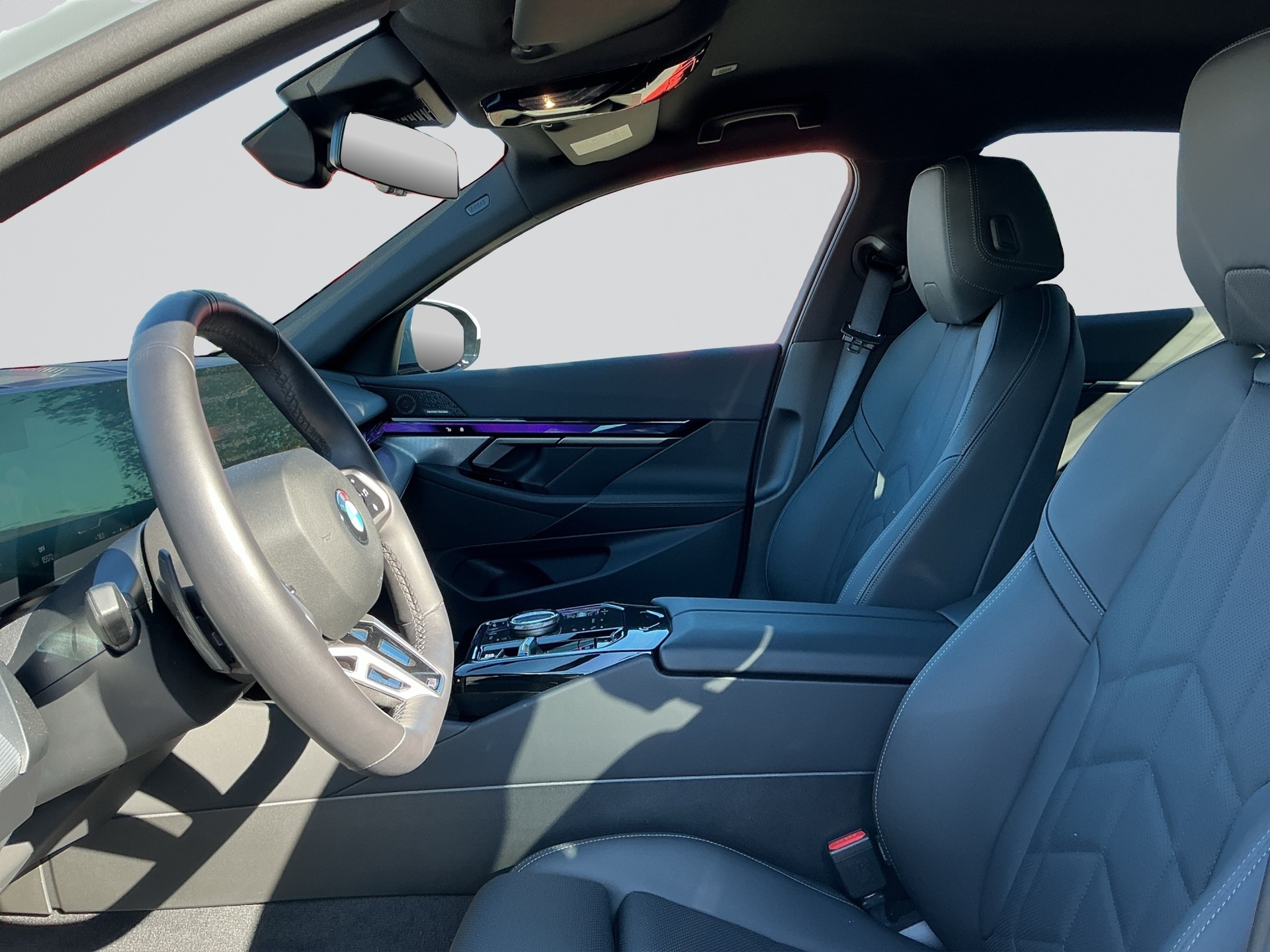 BMW 520d xDrive 48V M Sport Steptronic-image-5