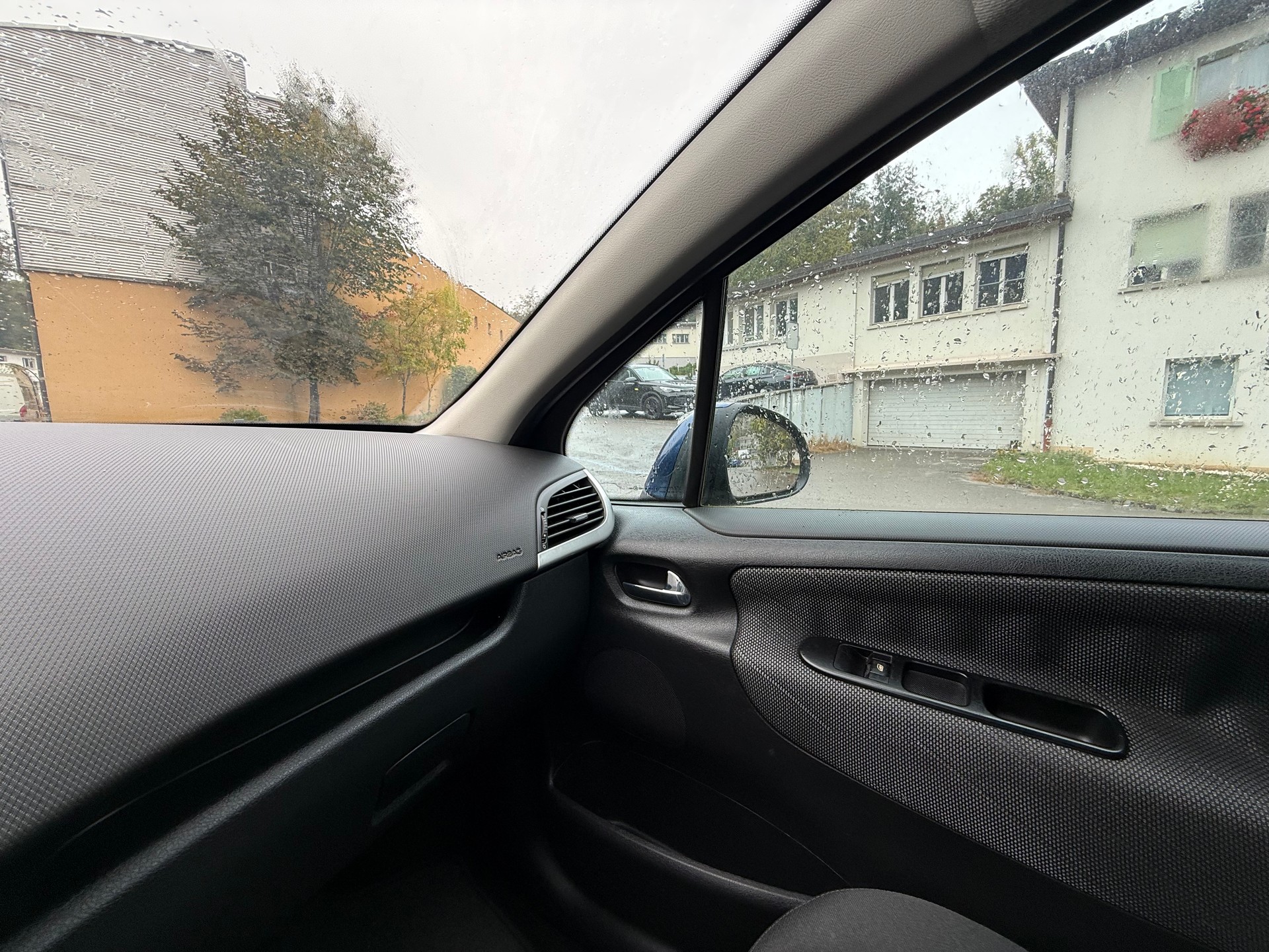 PEUGEOT 207 1.6 16V Black&Silver-image-23