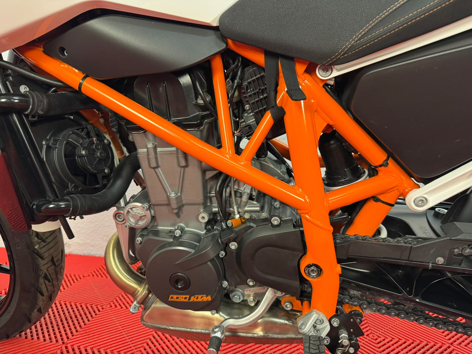 KTM 690 Duke ABS-image-5