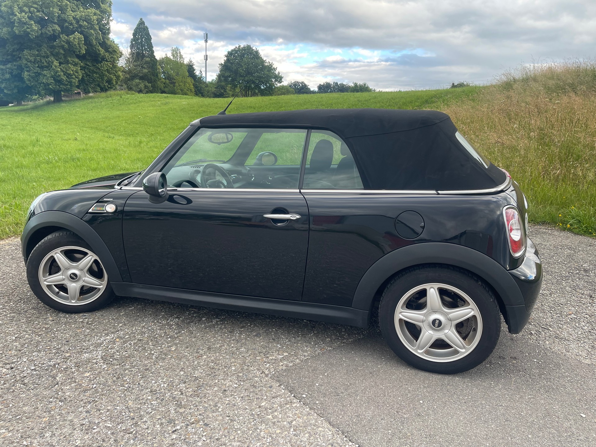 MINI One Cabriolet-image-5