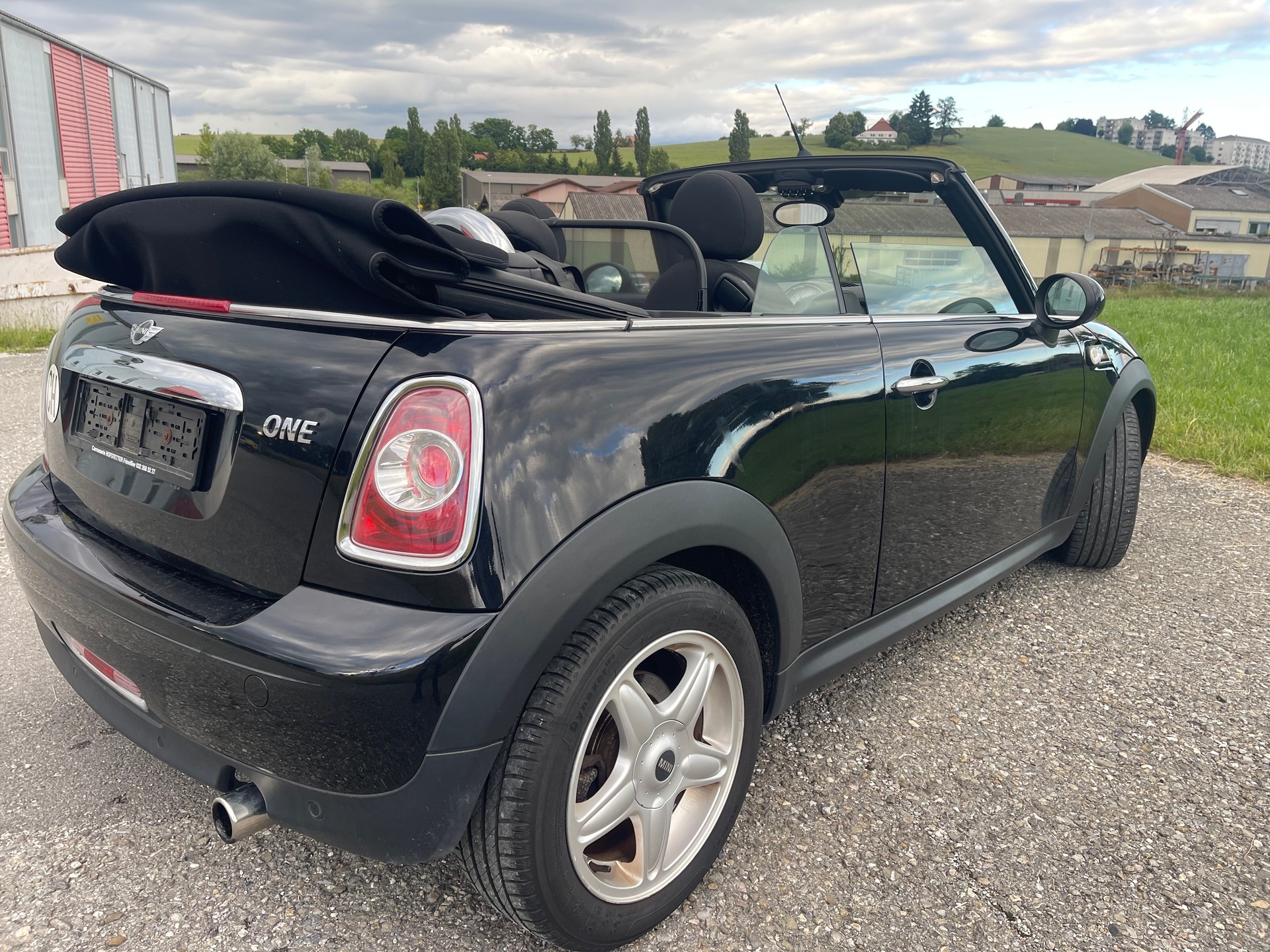 MINI One Cabriolet-image-7