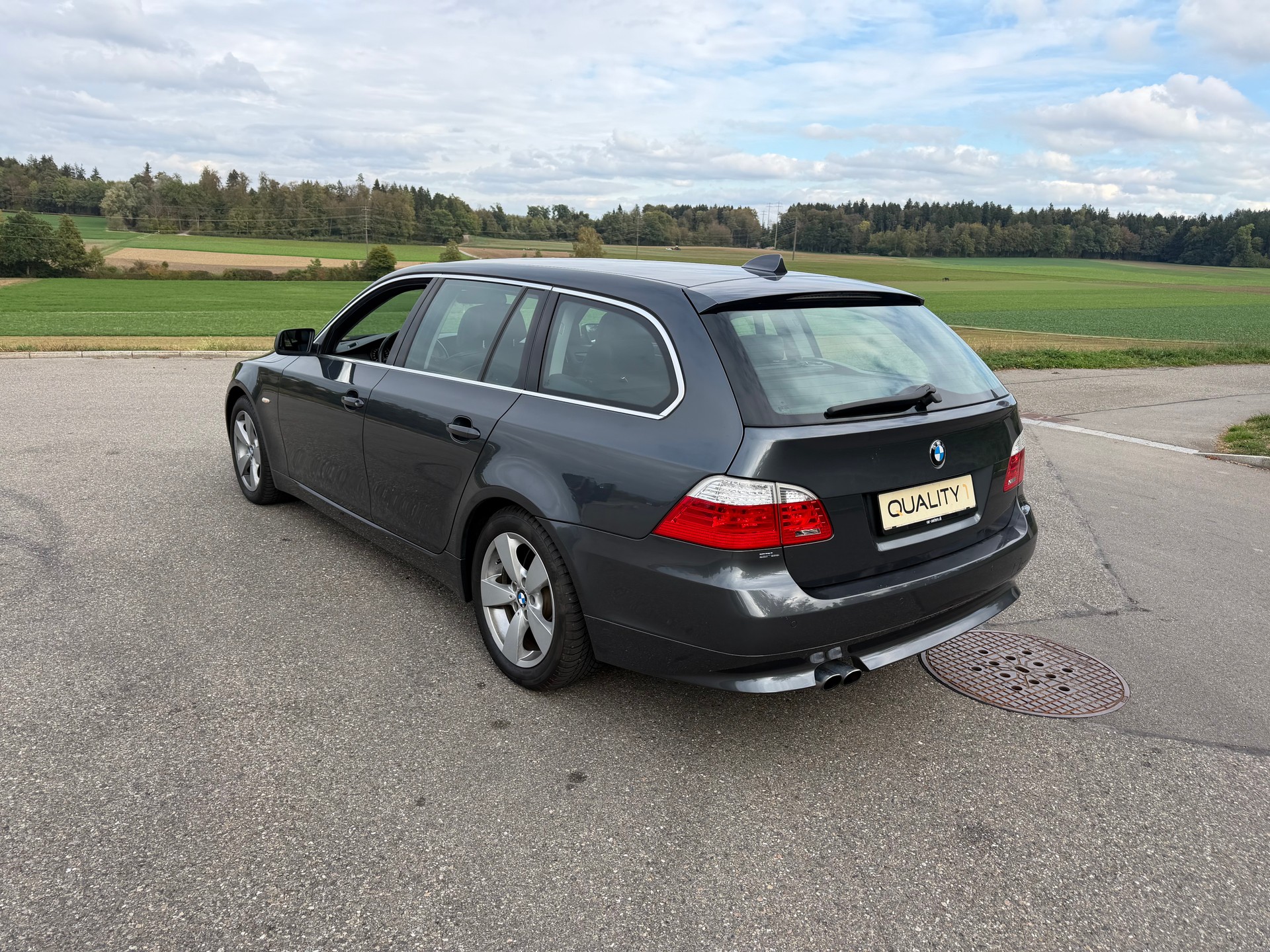 BMW 525xi Touring Steptronic-image-4