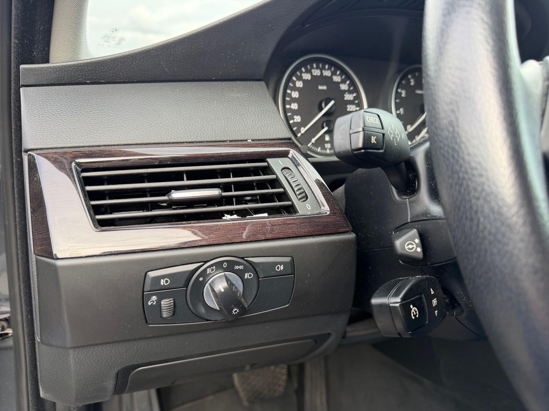 BMW 525xi Touring Steptronic-image-8