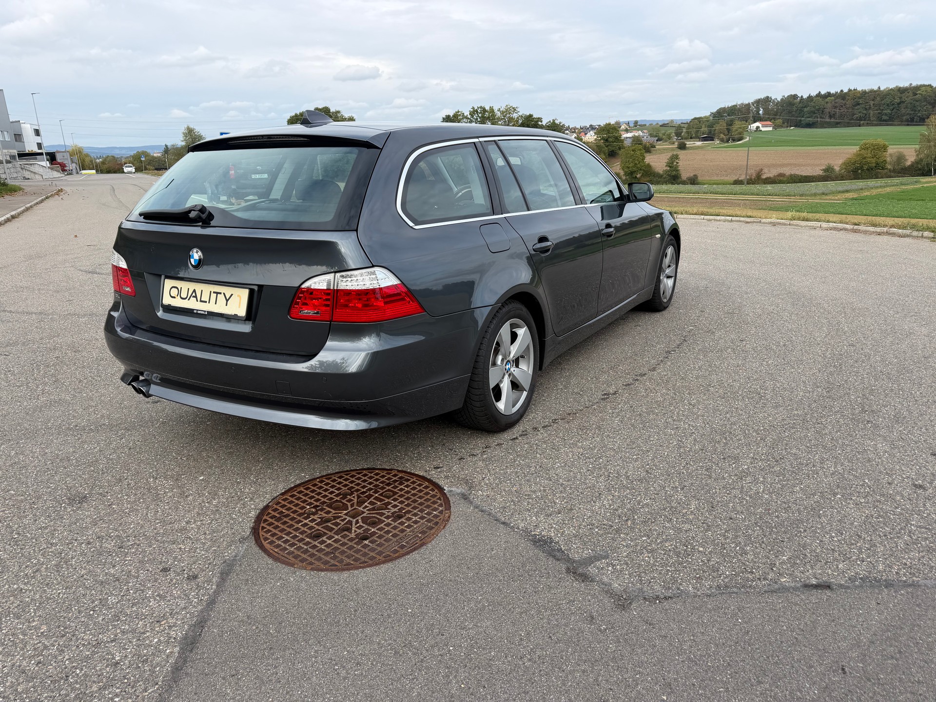 BMW 525xi Touring Steptronic-image-3