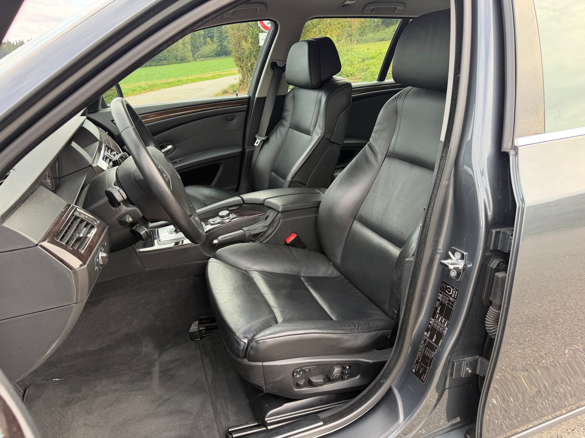 BMW 525xi Touring Steptronic-image-9